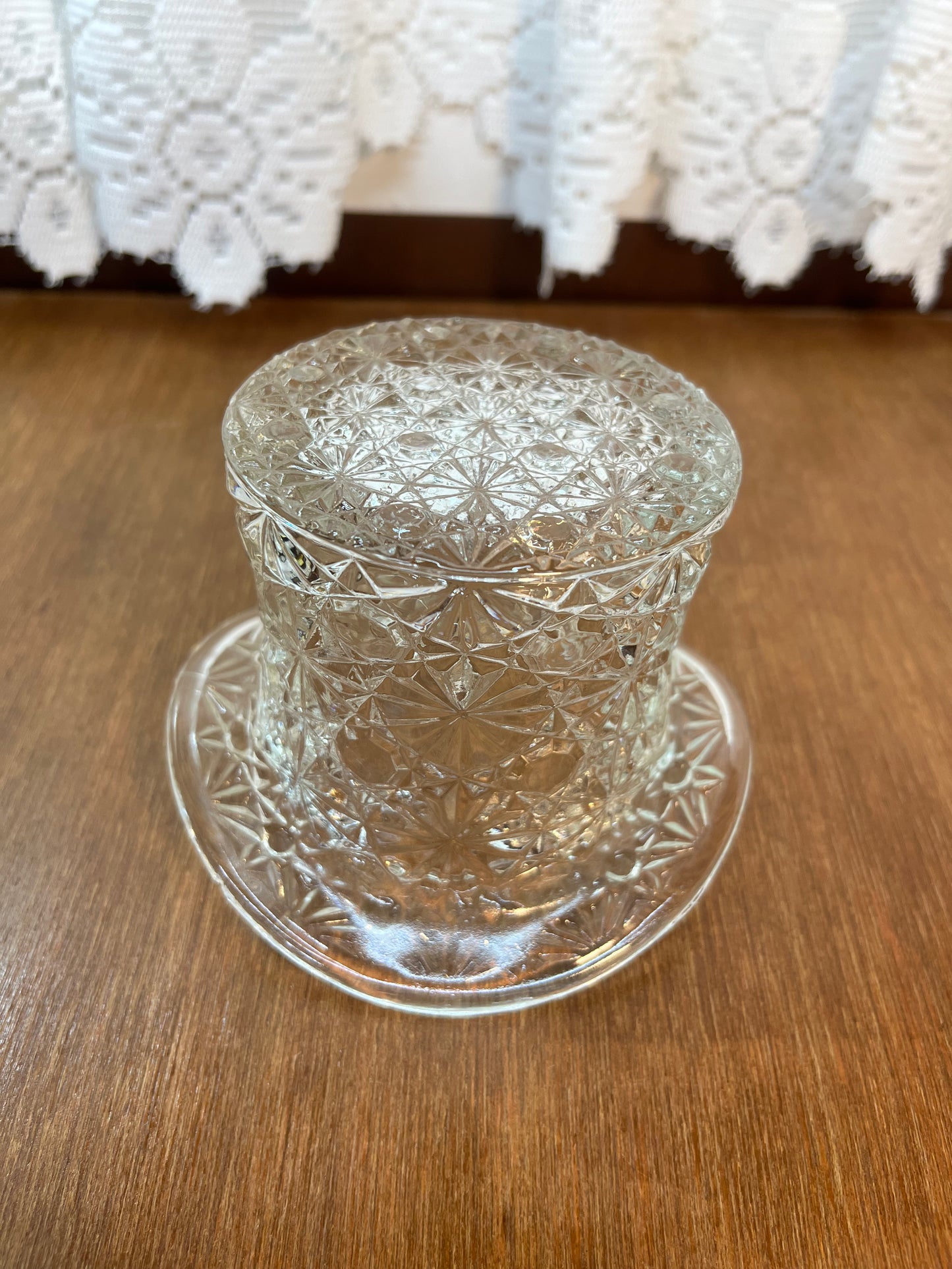Vintage Clear Art Glass Daisy & Button Hat