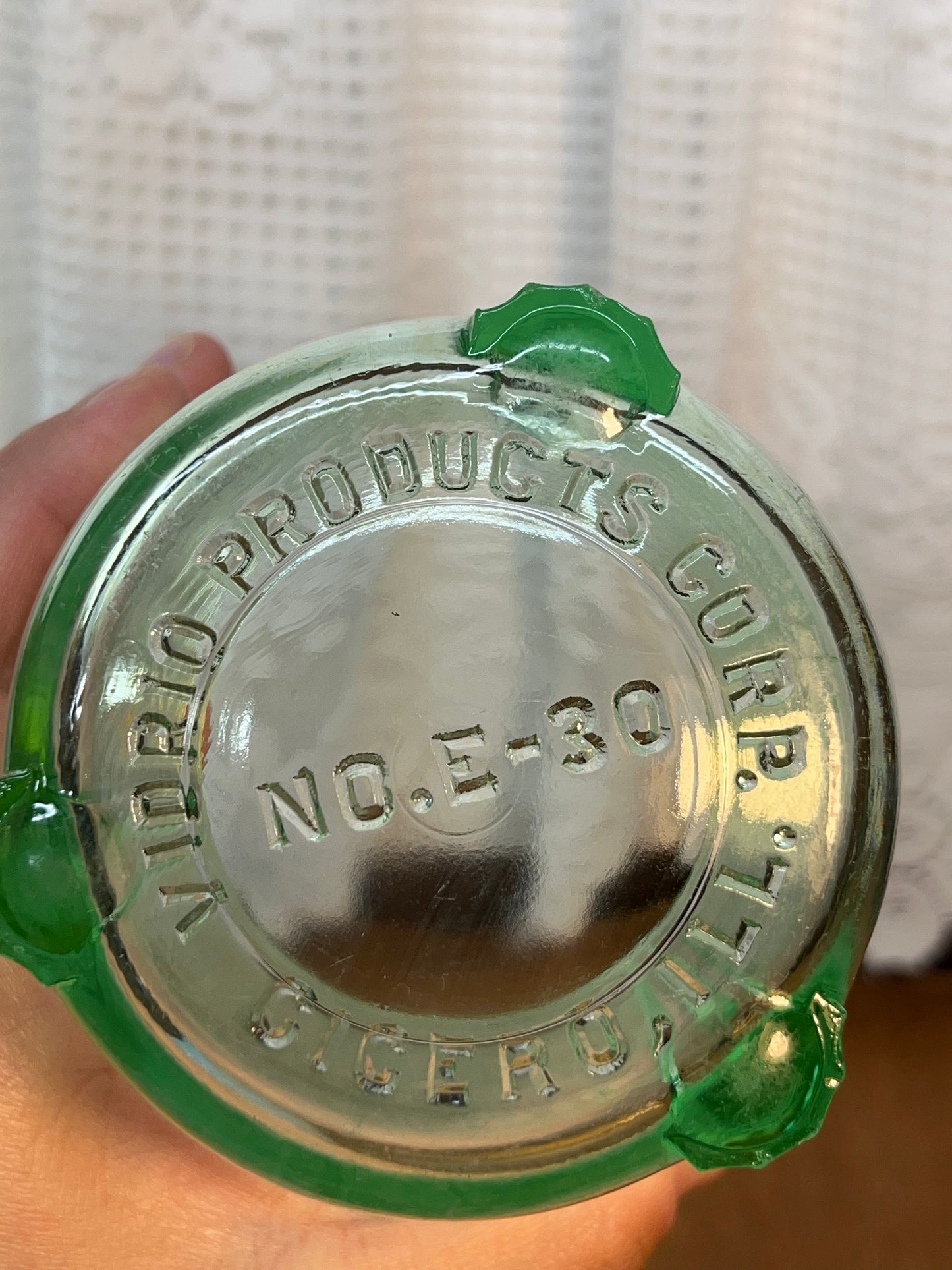 Vintage Uranium Glass Vidrio Products Corp 2 Cup Measuring Cup