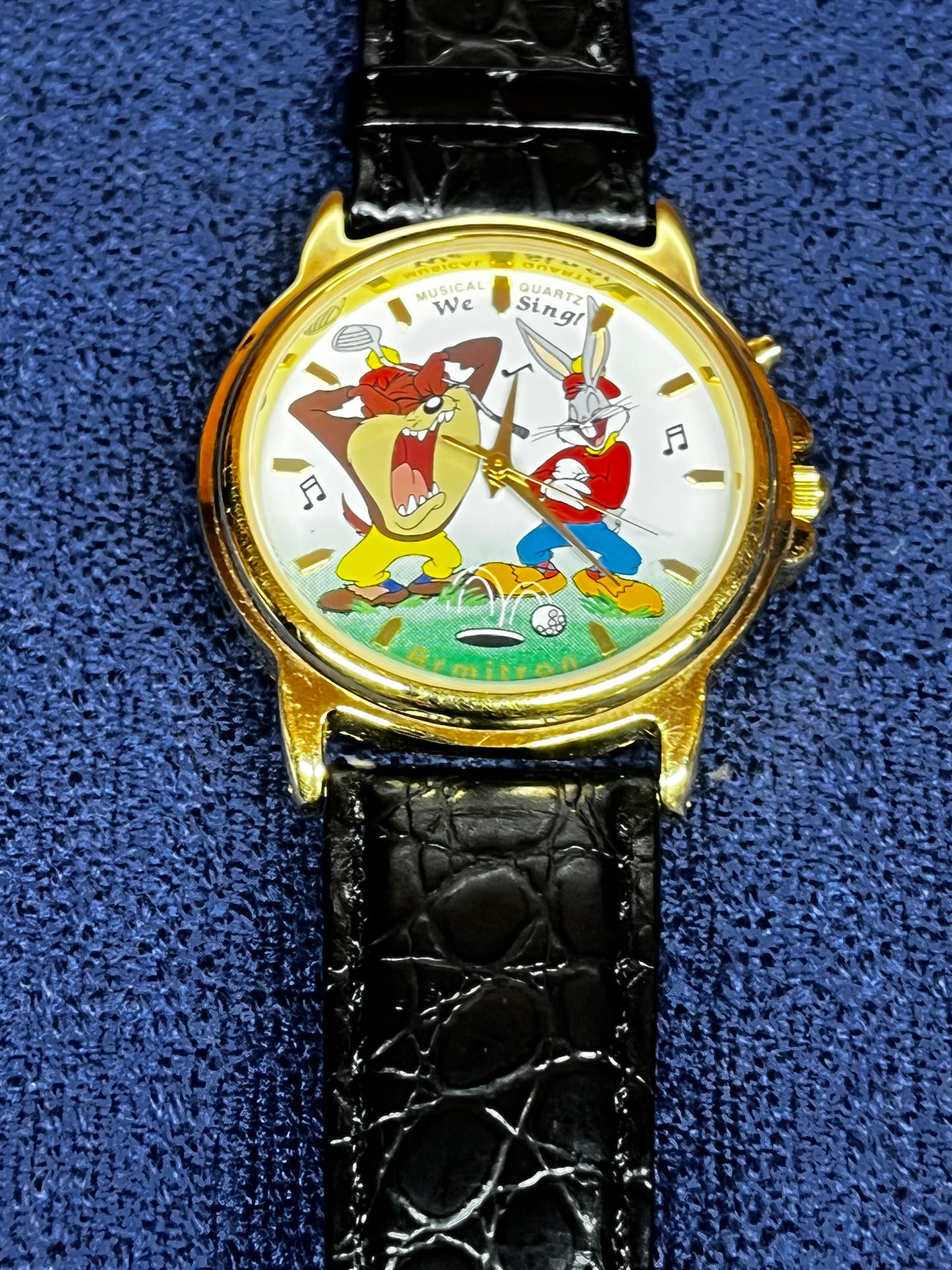 Rare Vintage Tasmanian Devil & Bugs Bunny WB 1995 Watch
