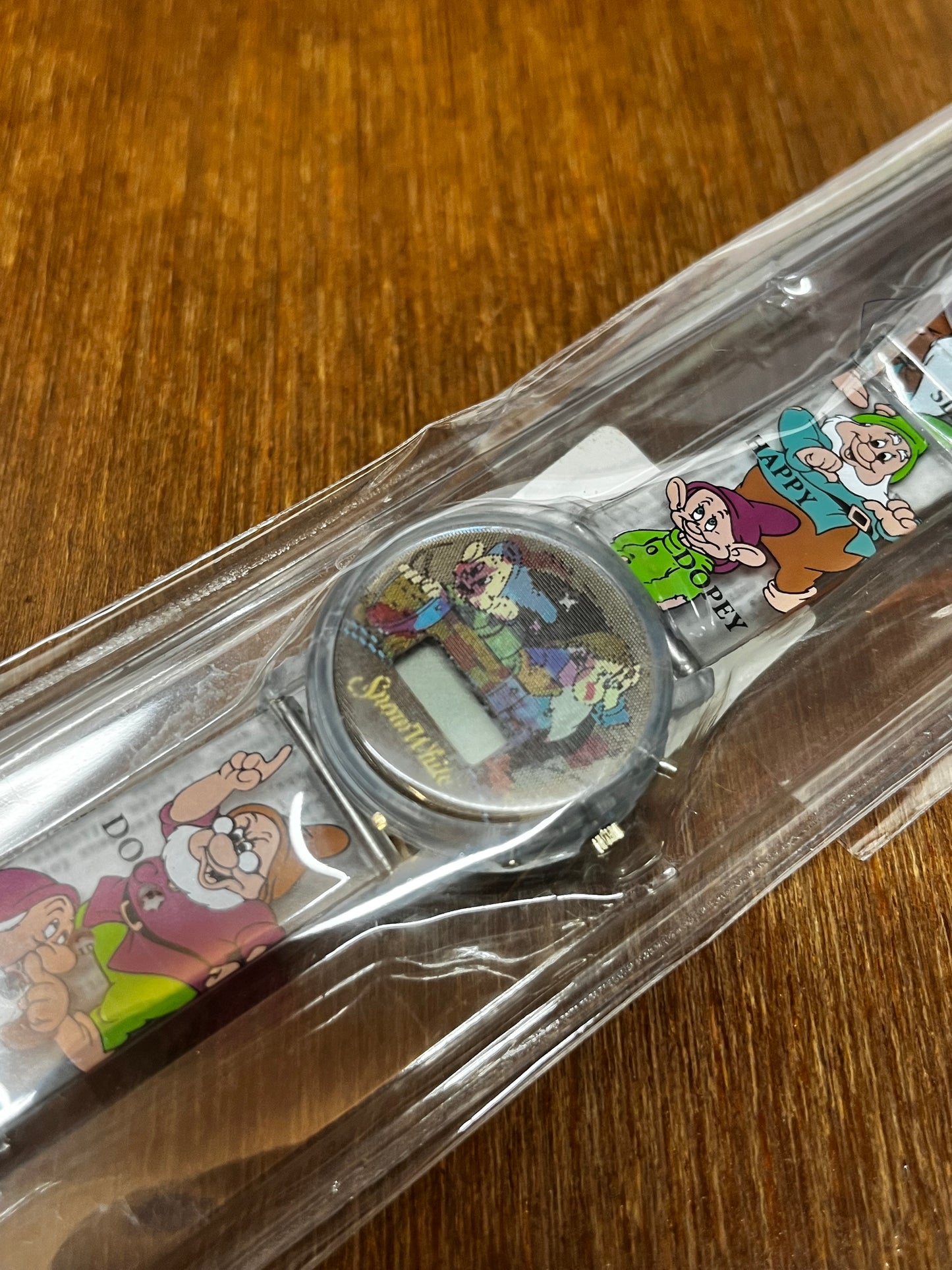 Vintage Disney Snow White and The Seven Dwarfs Holographic Watch