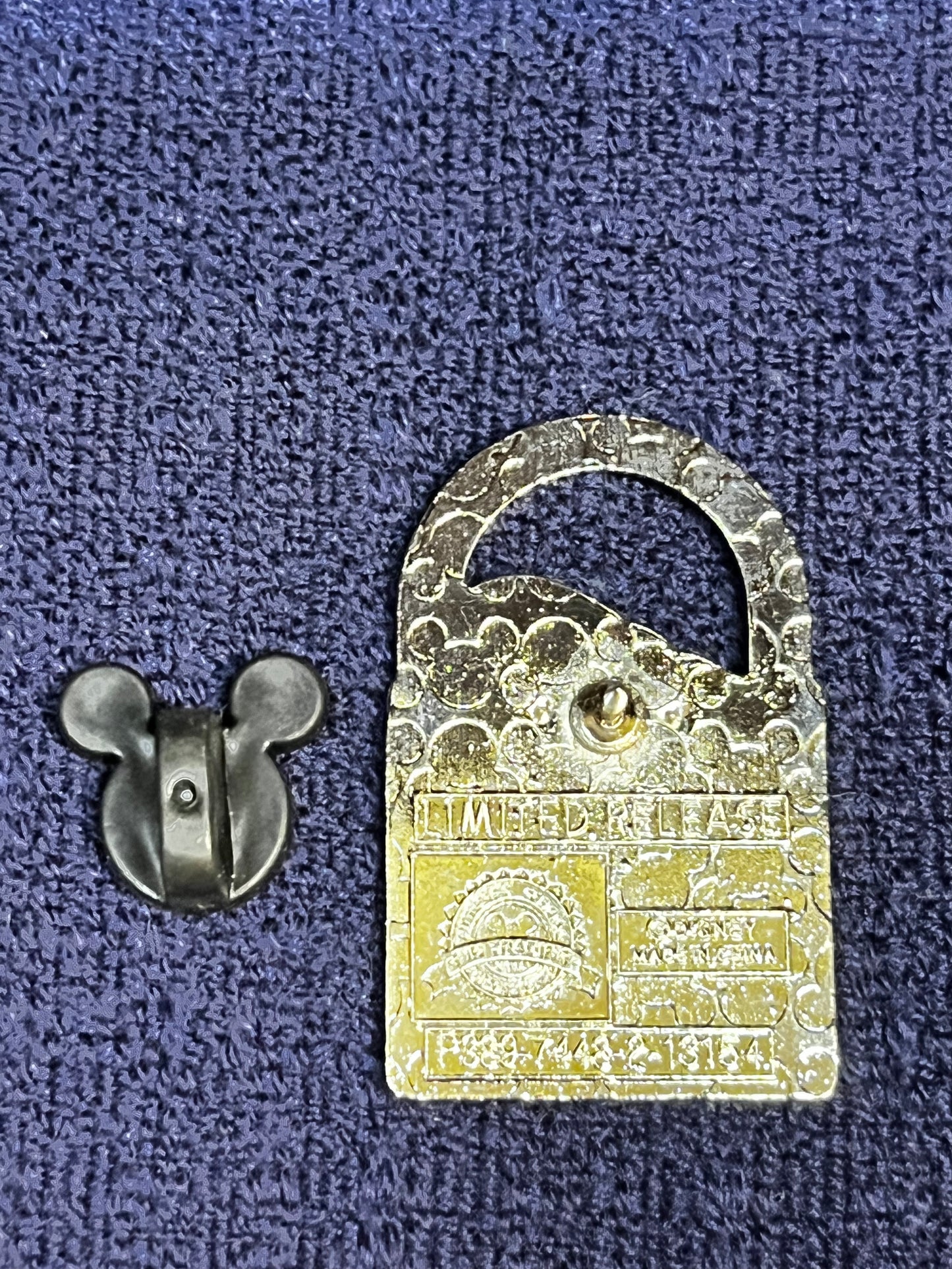 Donald Duck Disney Padlock Pin