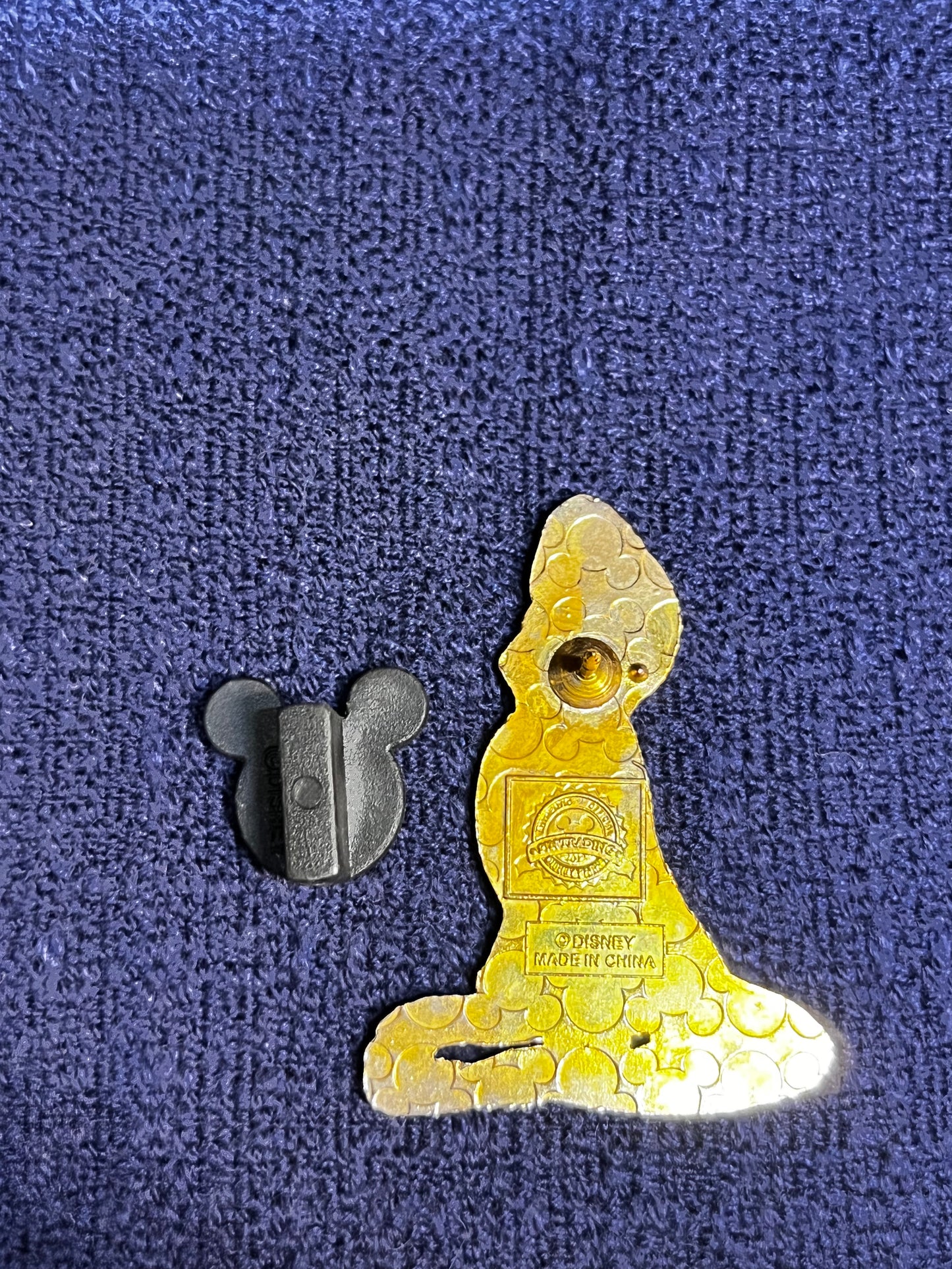 Rapunzel Disney Sparkle Dress Pin