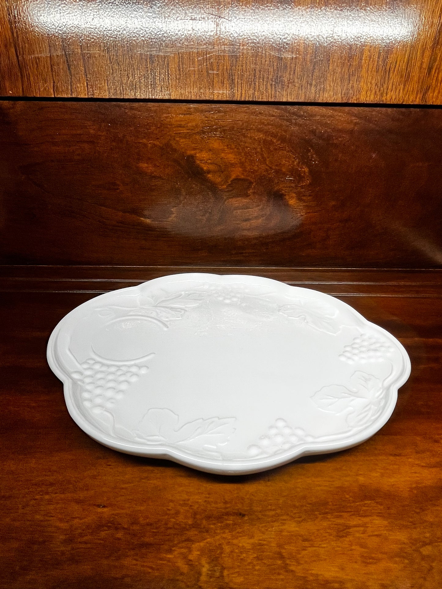 Vintage Harvest Grape Milk Glass Snack Set