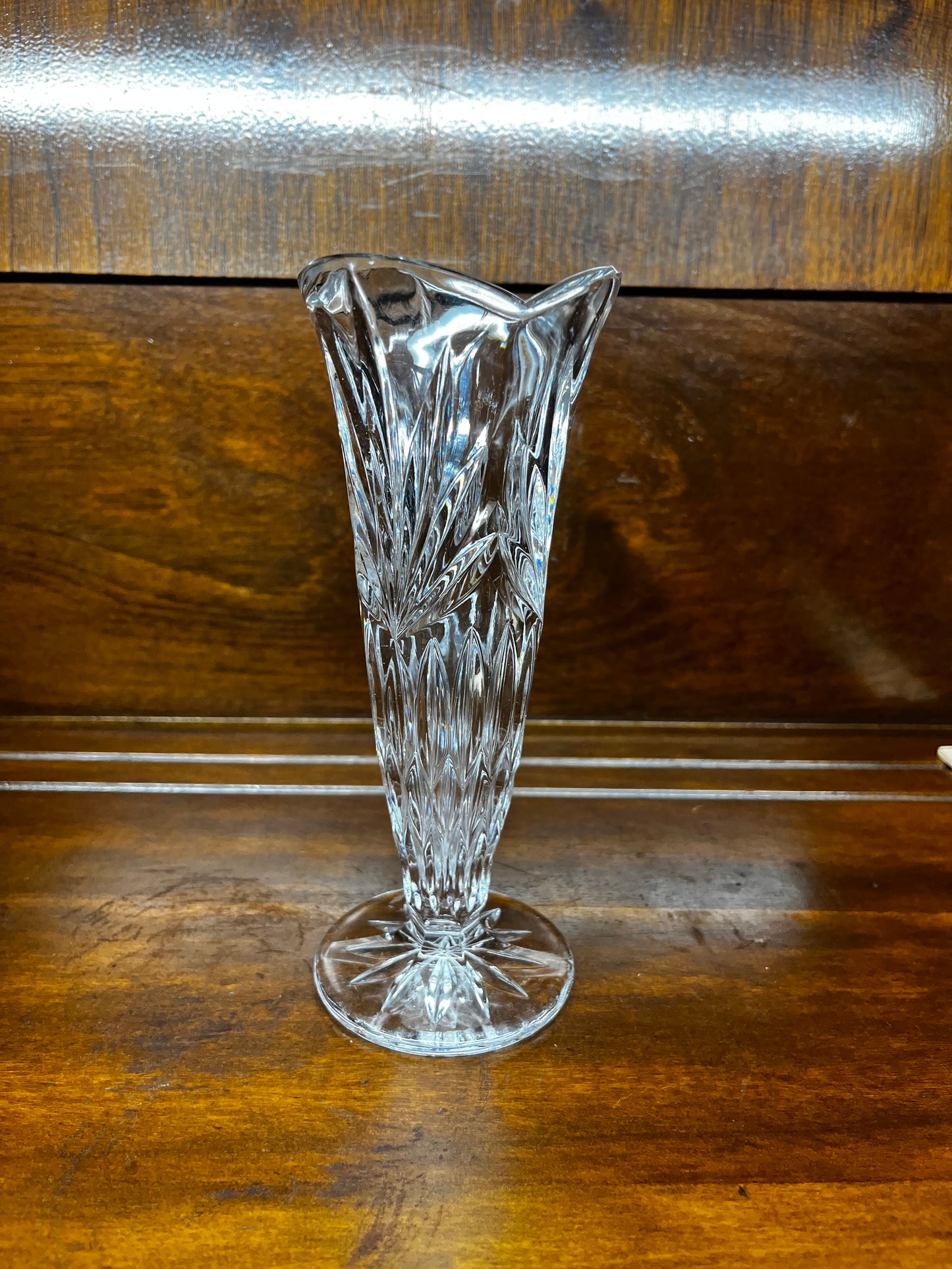 Beautiful Vintage Scalloped Top Bud Vase