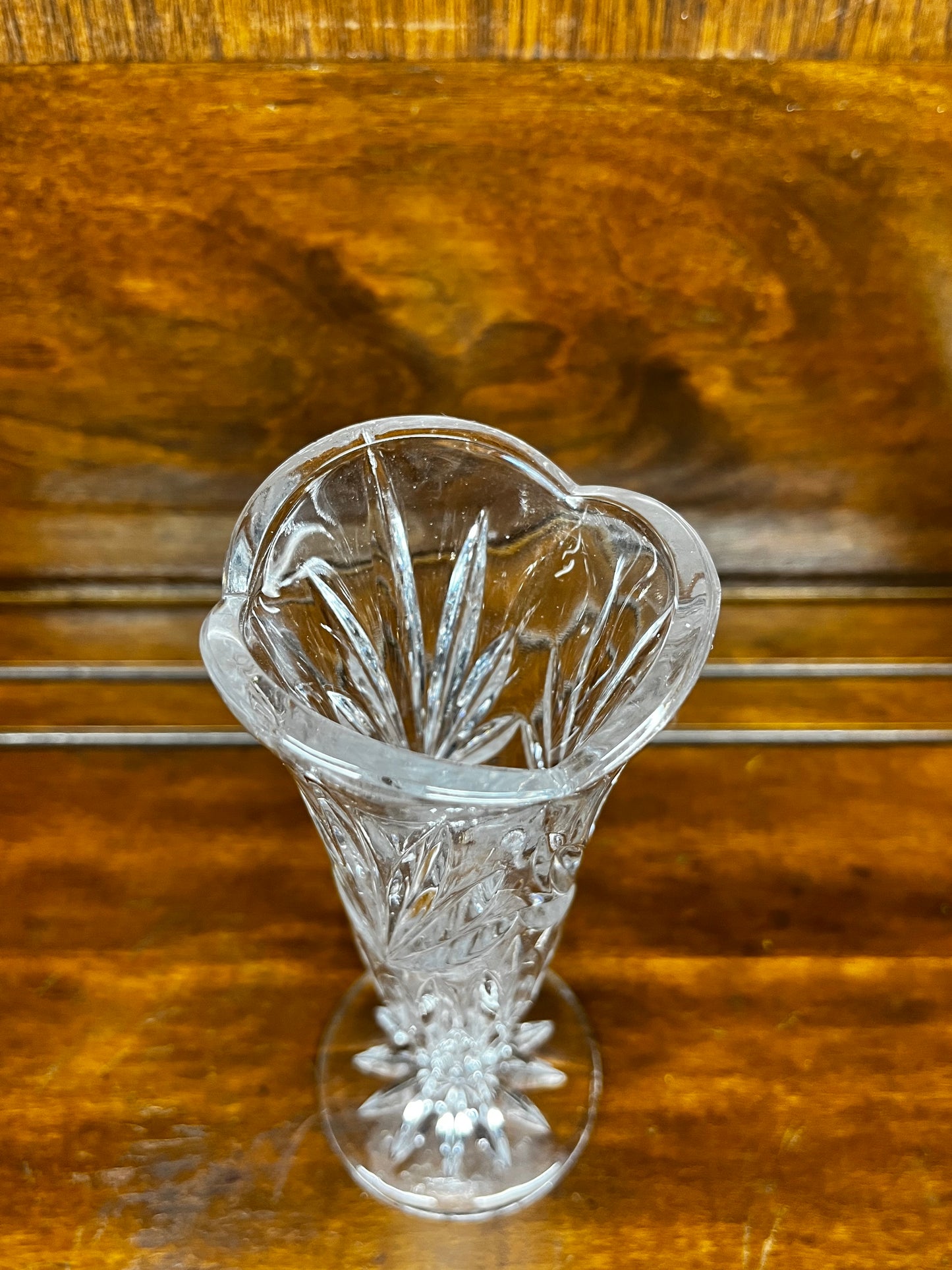Beautiful Vintage Scalloped Top Bud Vase