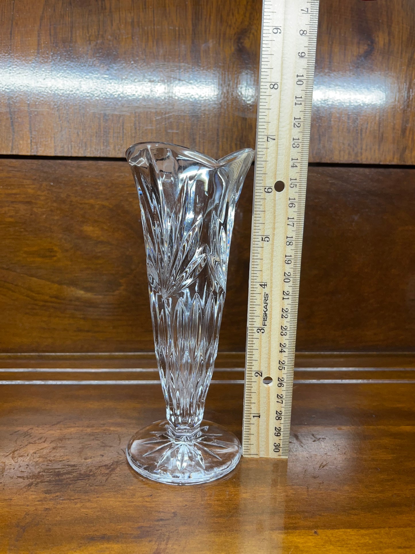 Beautiful Vintage Scalloped Top Bud Vase
