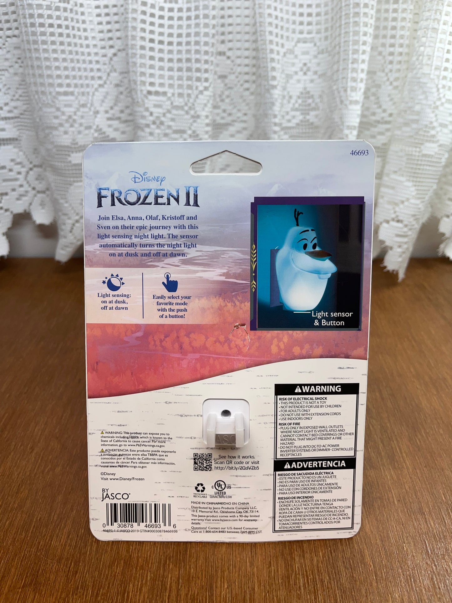Frozen Disney 2 Color- Changing Olaf LED Night light, Plug in, Dusk to Dawn