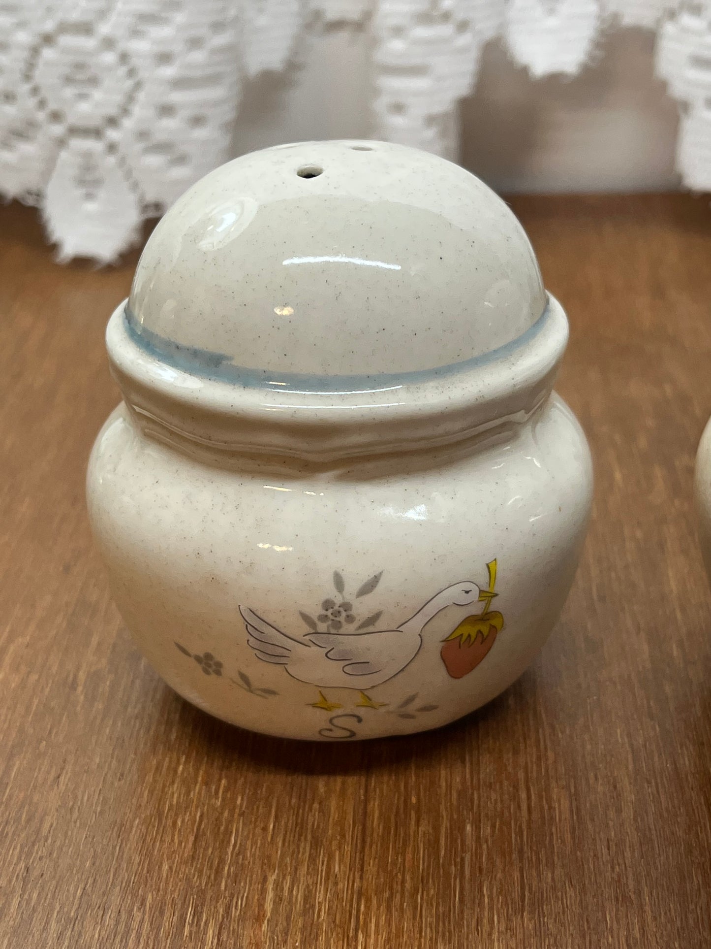 Vintage set of International Marmalade Goose/Geese Salt and Pepper Shaker
