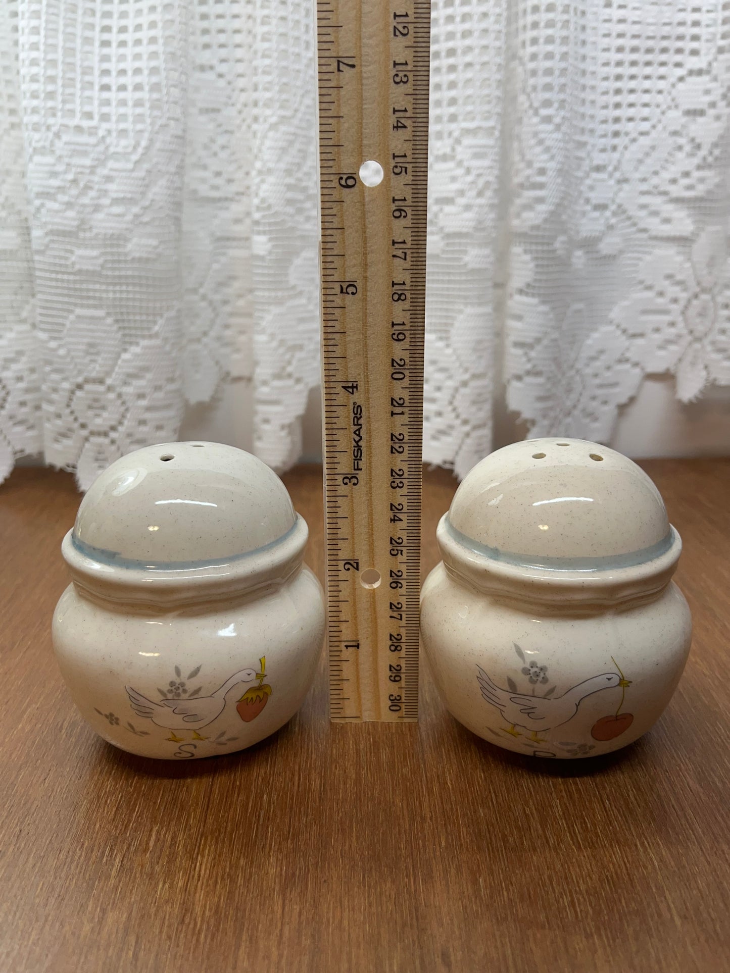 Vintage set of International Marmalade Goose/Geese Salt and Pepper Shaker