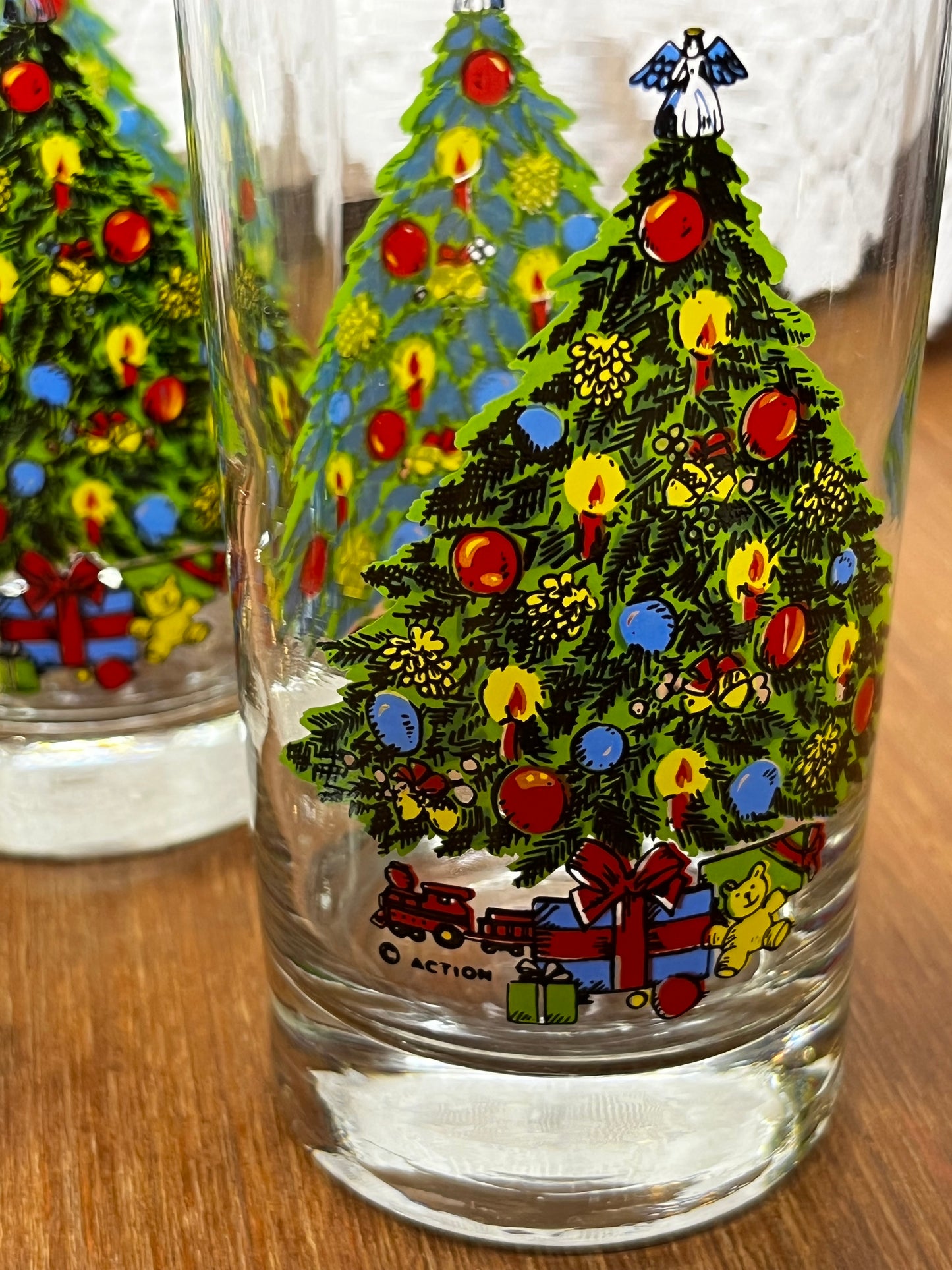Vintage Christmas Tree, Christmas Tree with Presents Drinking Glasses
