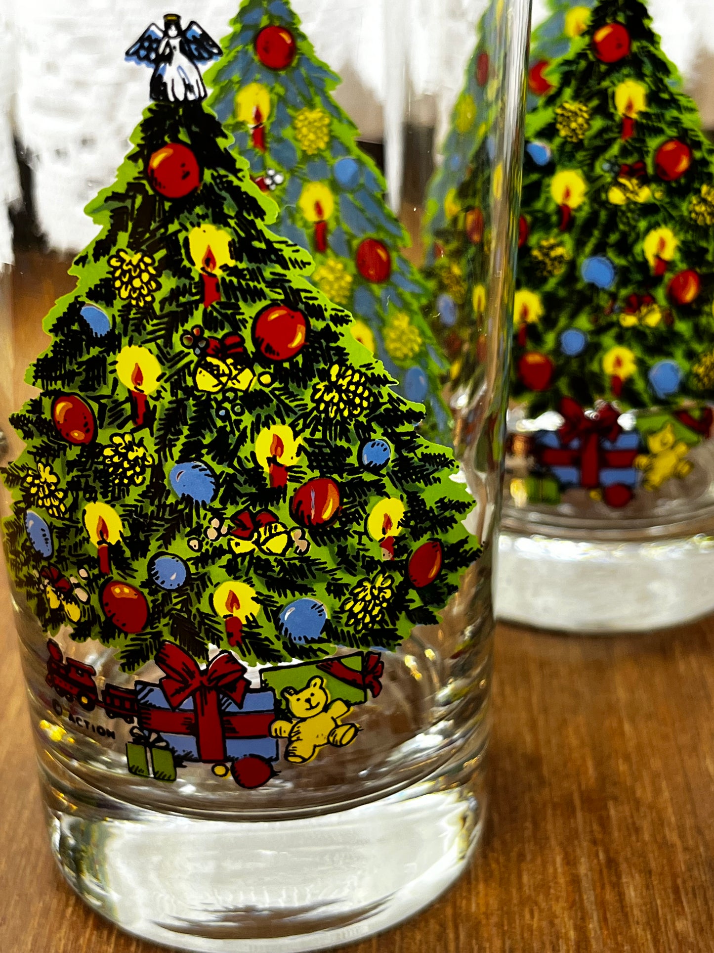 Vintage Christmas Tree, Christmas Tree with Presents Drinking Glasses