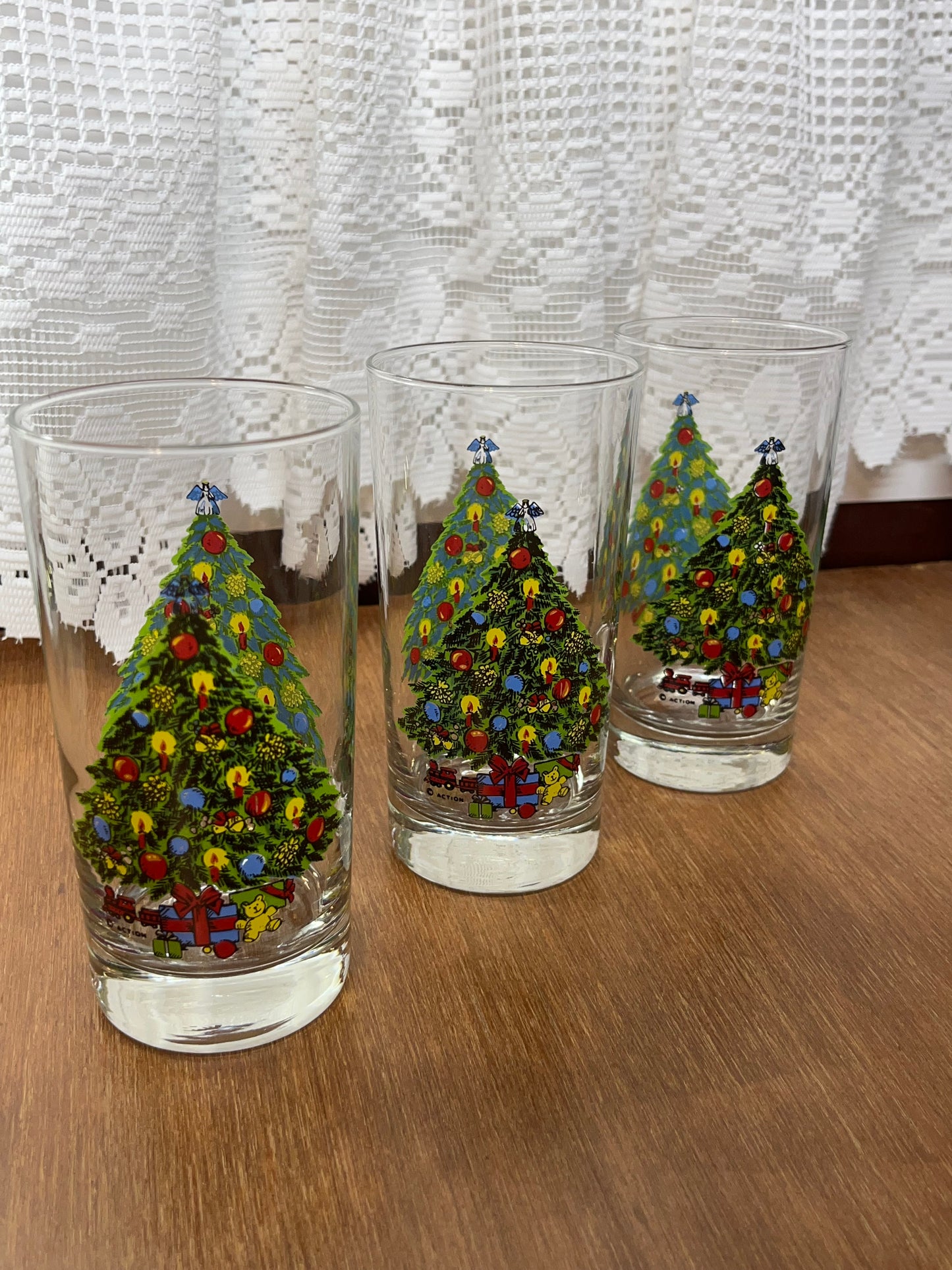Vintage Christmas Tree, Christmas Tree with Presents Drinking Glasses