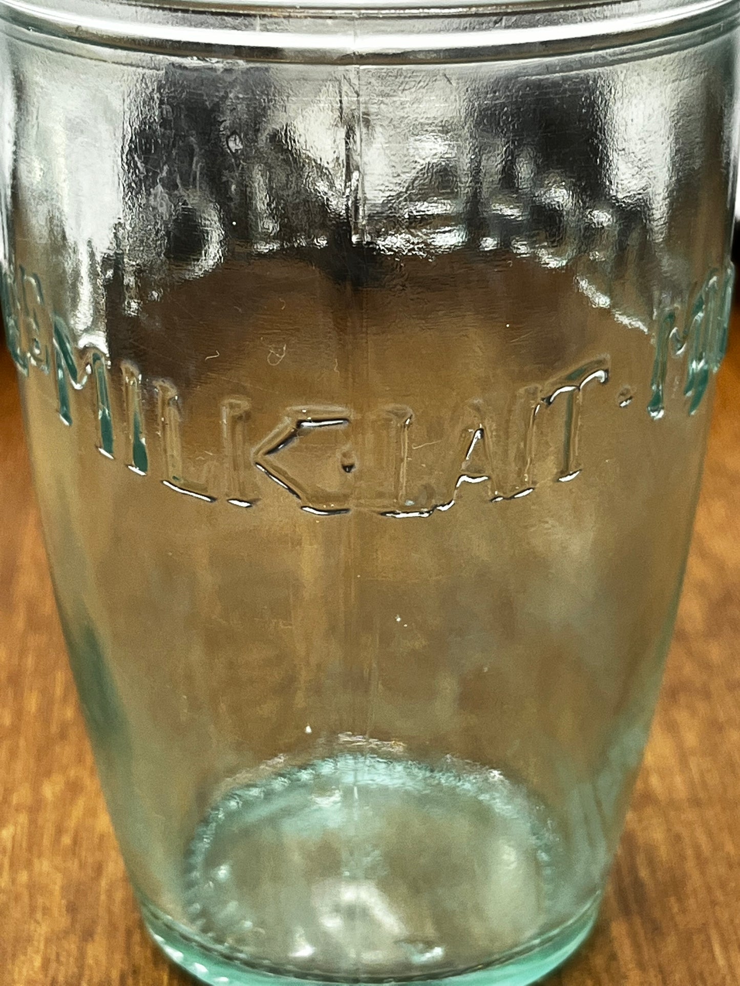 Green Glass Milch Leche Mjolk Lait Embossed Italy