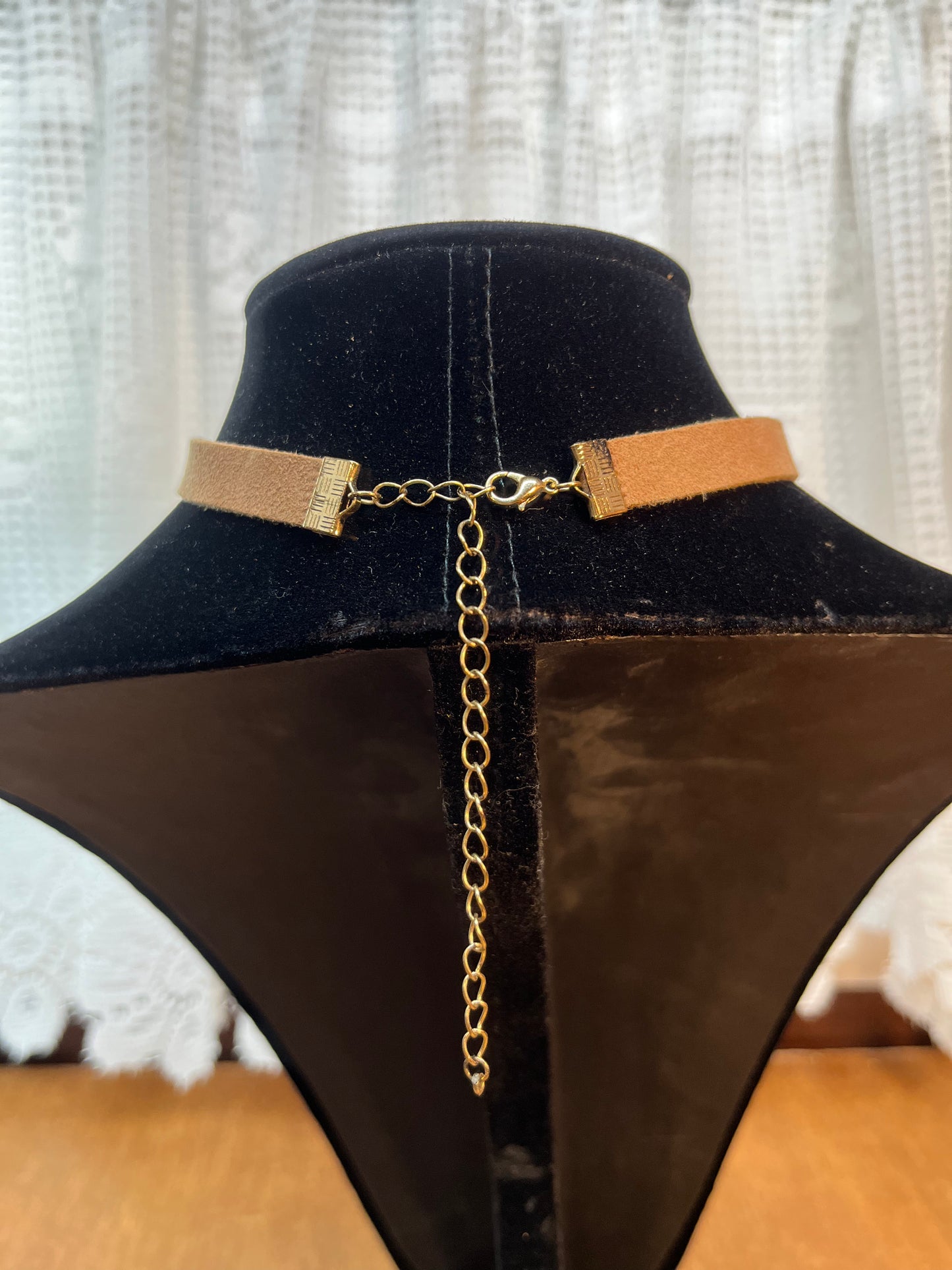 Brown Choker Necklace with Turquoise Stone