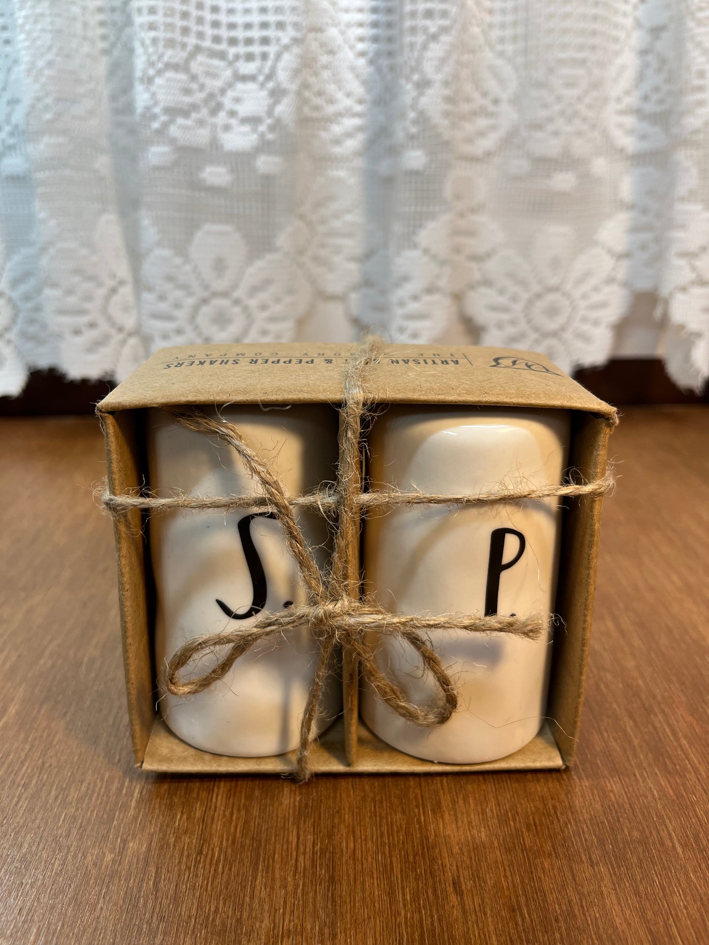 Georgia Artisan Salt And Pepper Shaker’s