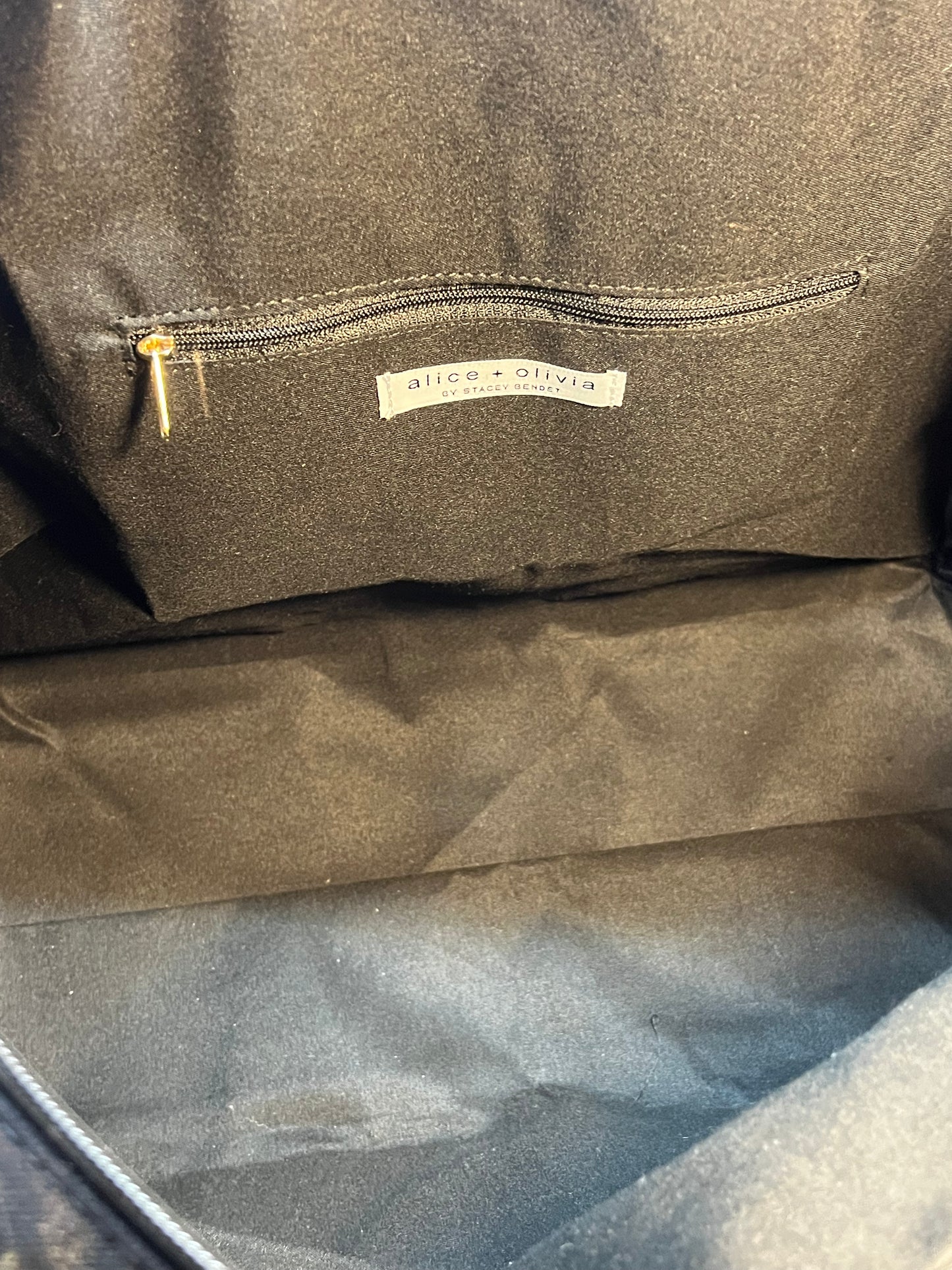 Alice and Olivia Reversible Daisy Hat And Daisy Duffle Bag With Tags