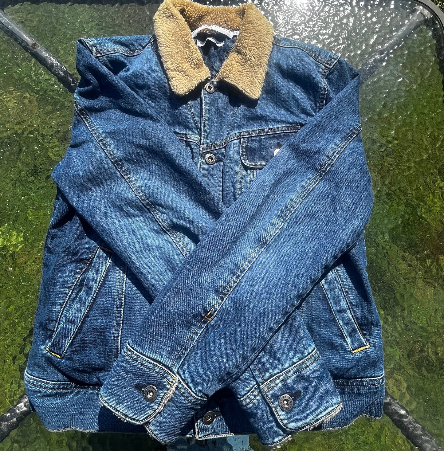 Jean Jacket Size L Tommy Hilfiger