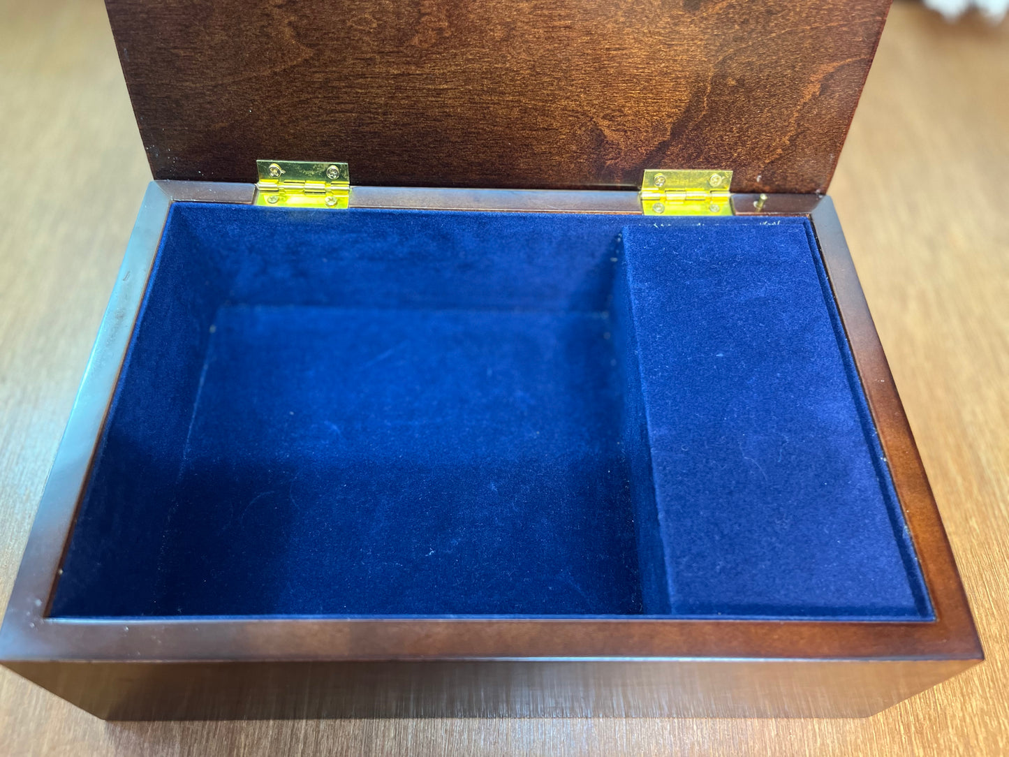 Vintage American Flag Bombay Company Music Box