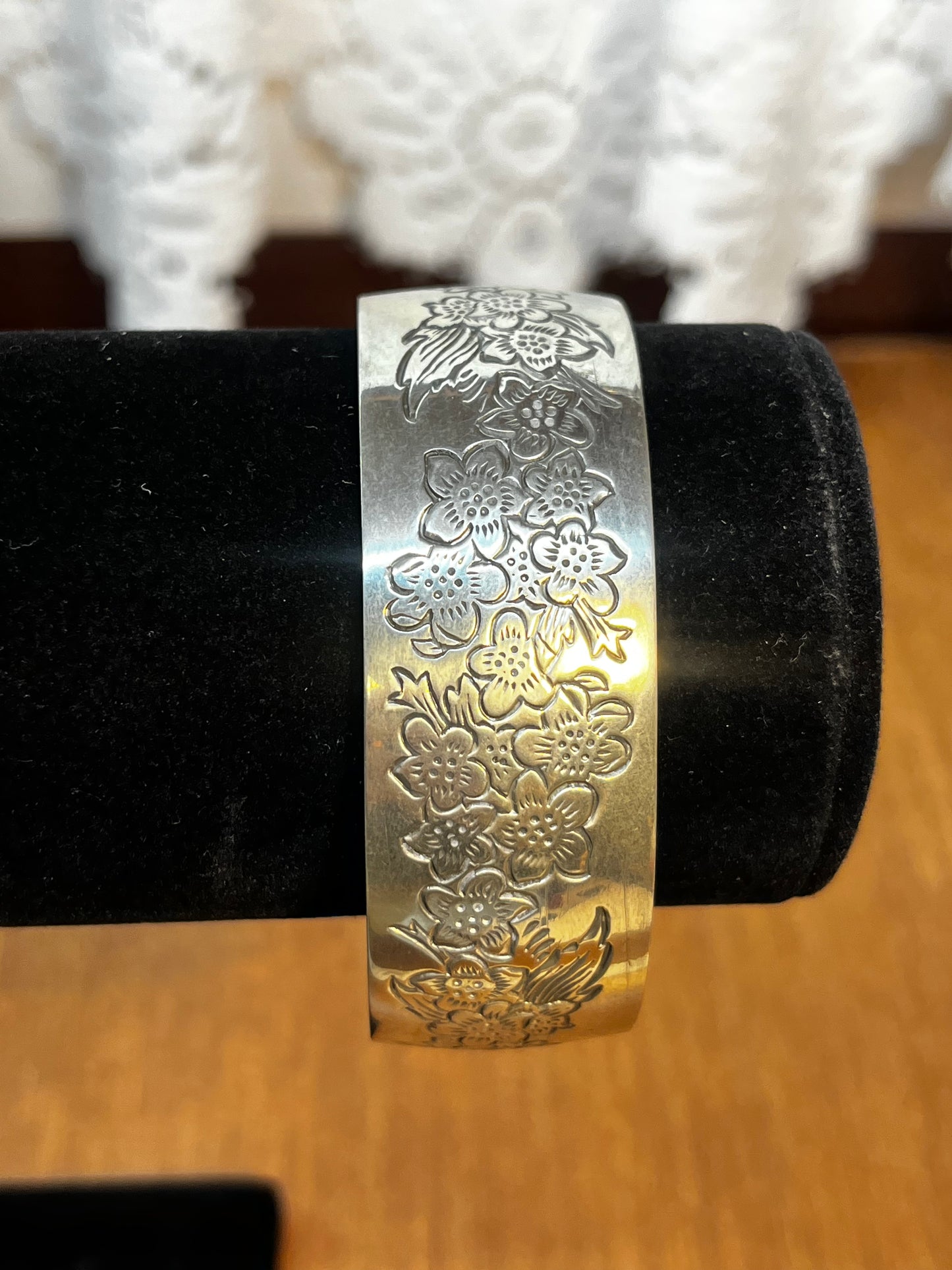 Beautiful Kirk Stieff Pewter July Bracelet