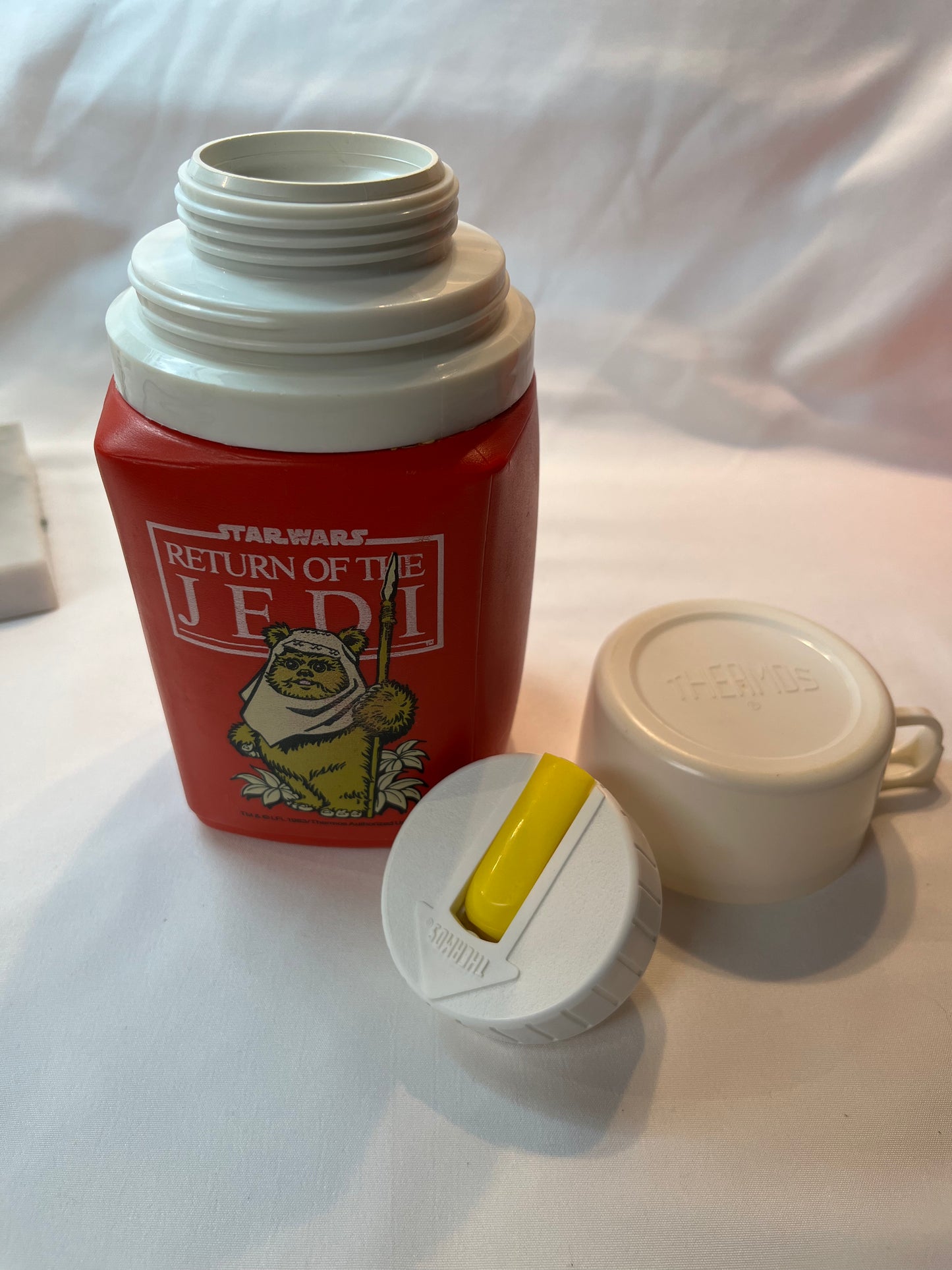 Collectible Star Wars Return Of The Jedi Lunch Box And Thermos