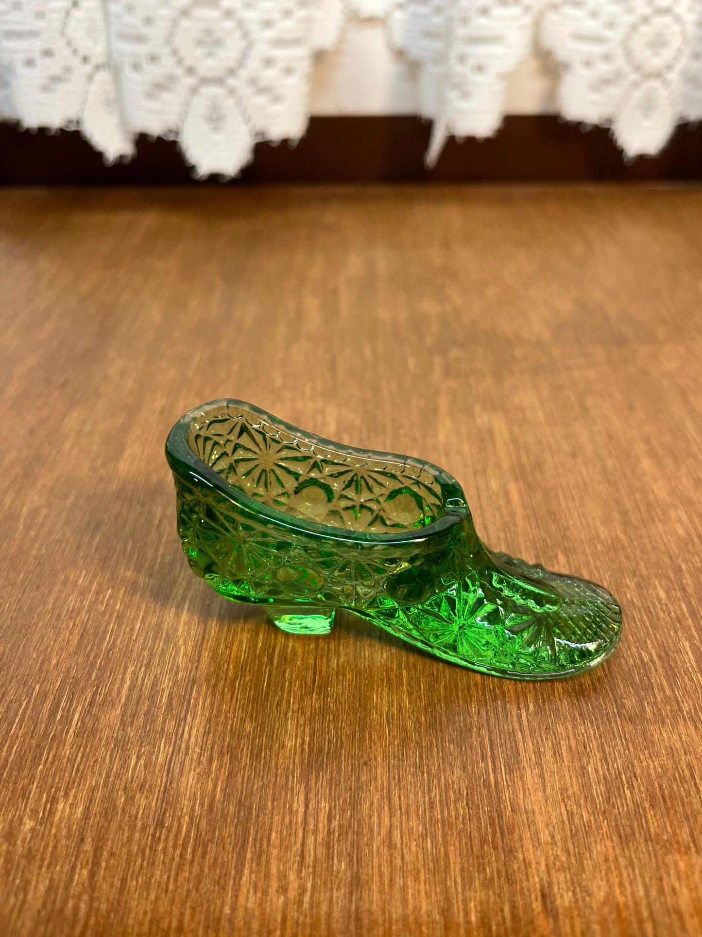 Vintage Mini Emerald Green Art Glass Shoe