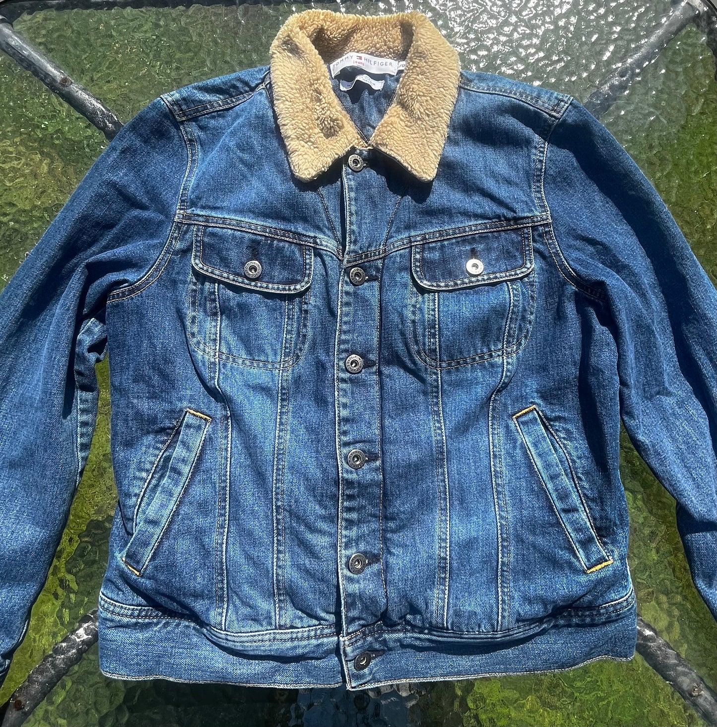 Jean Jacket Size L Tommy Hilfiger