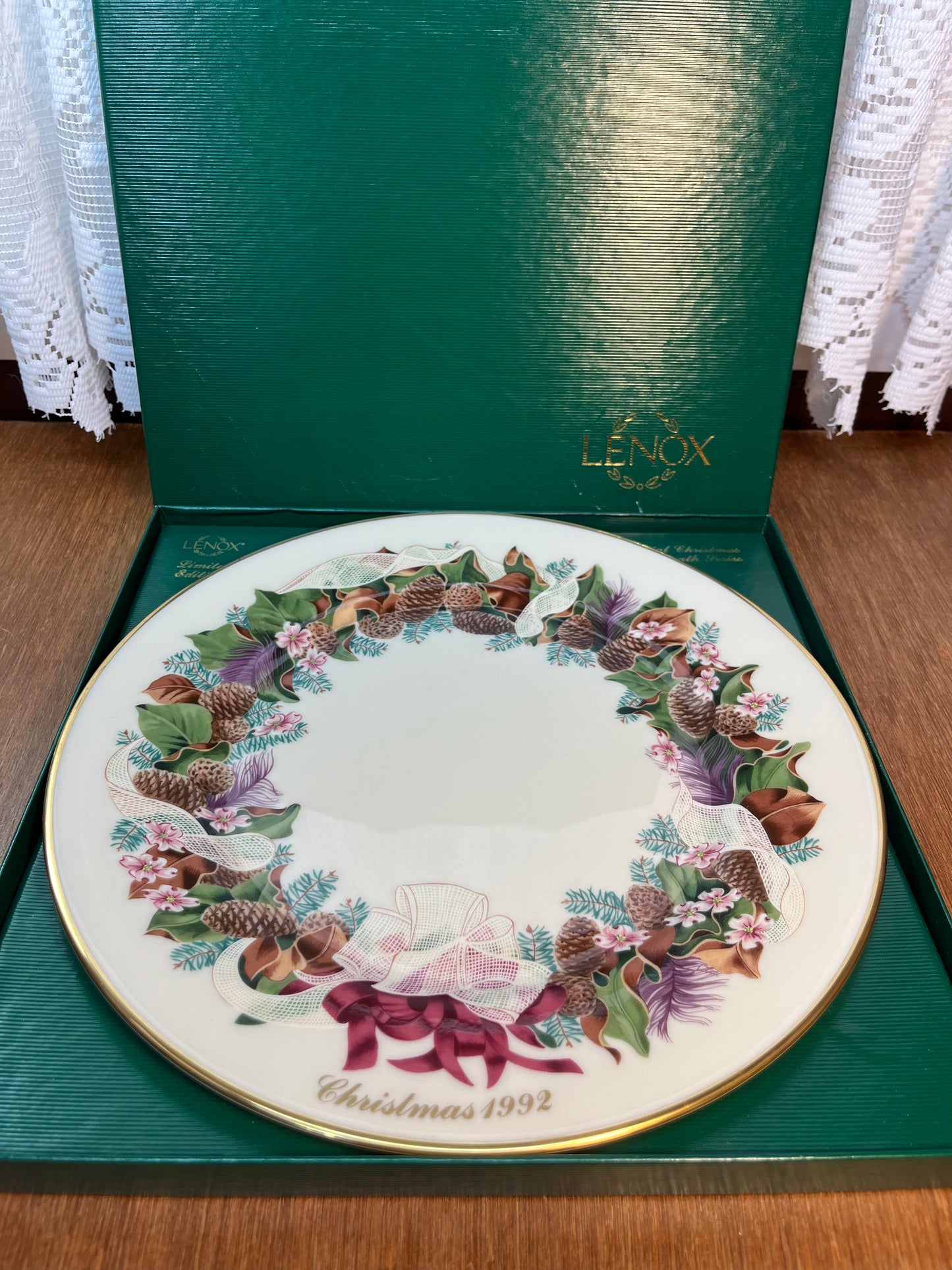 Vintage Collectible Colonial Christmas Wreath Series Lenox 1992 Decorative Plate