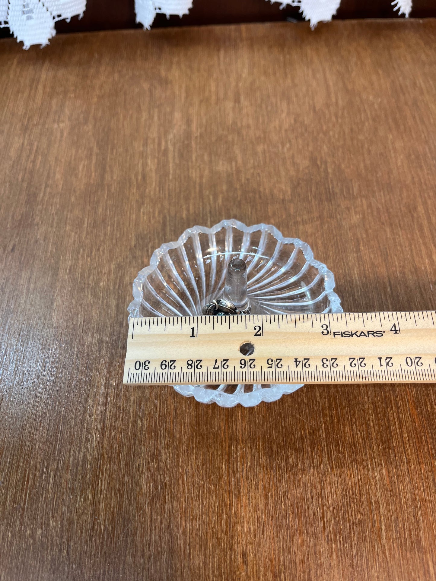 Vintage Scalloped Top Ring Holder