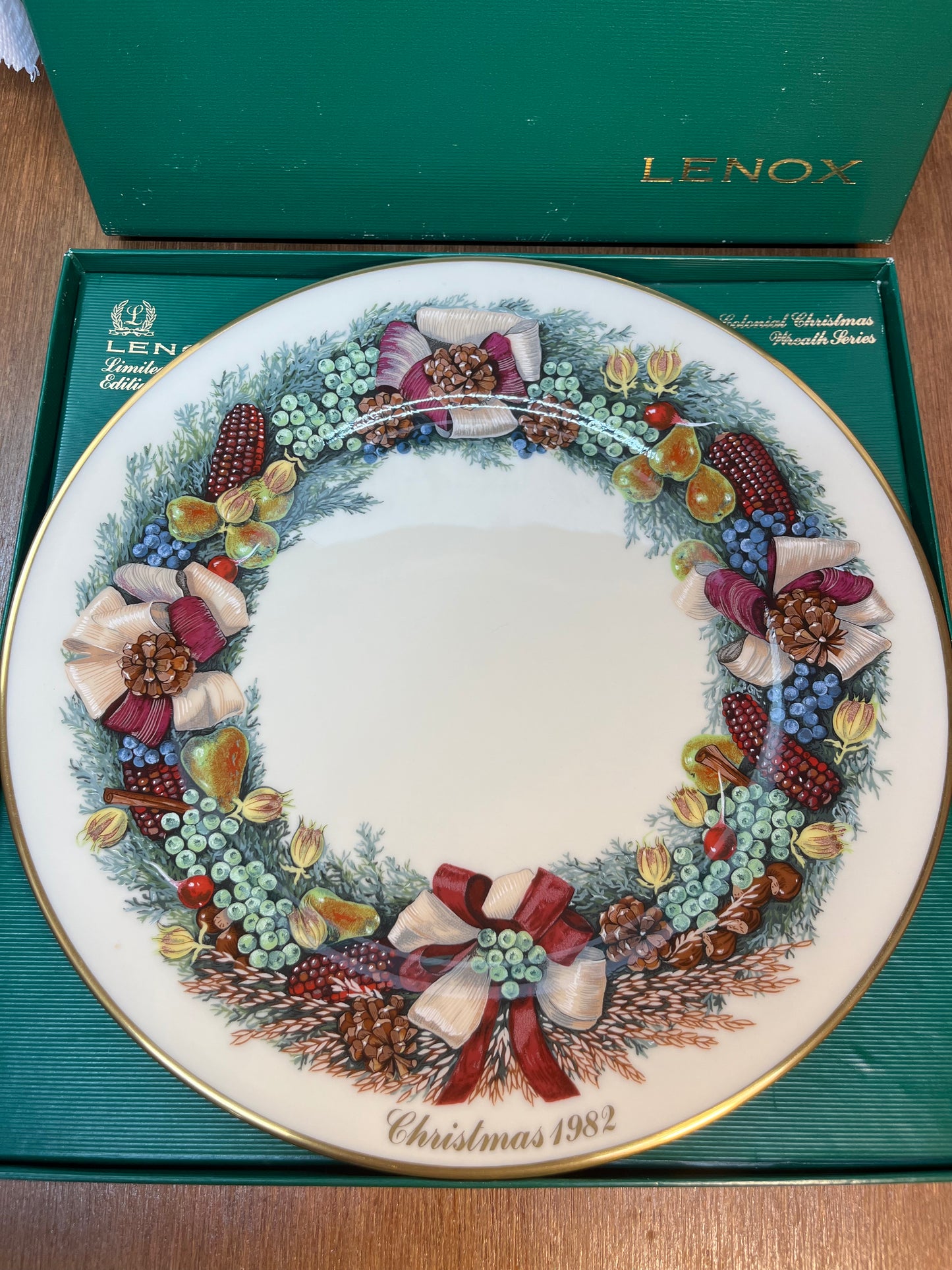 Vintage Limited Edition Collectible Lenox Colonial Christmas Wreath Series 1982 Decorative Plate