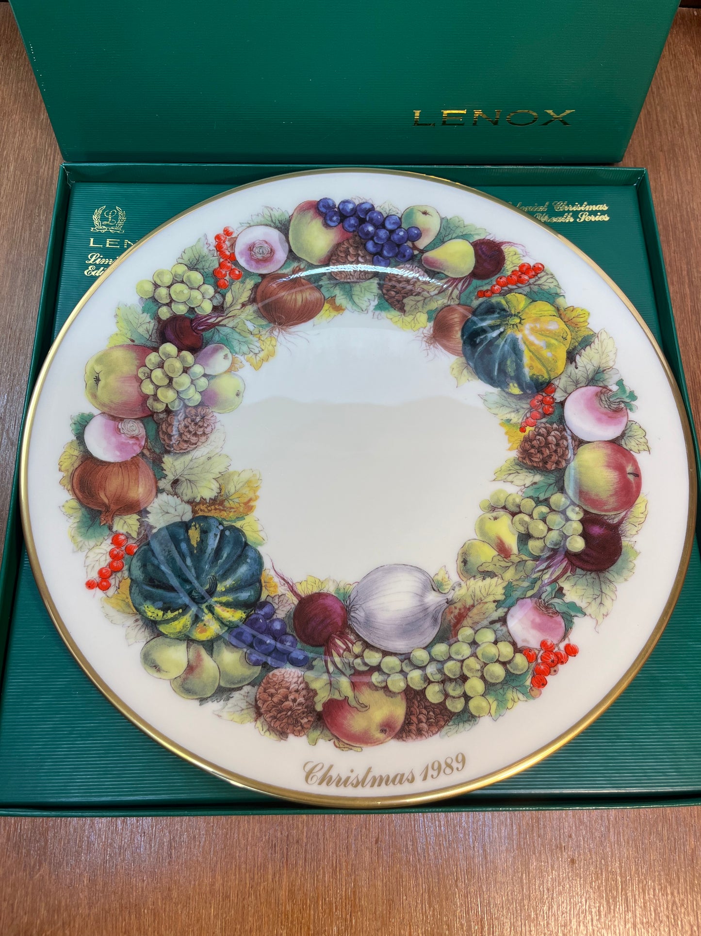 Vintage Limited Edition Collectible 1989 Lenox Colonial Christmas Wreath Series Plate