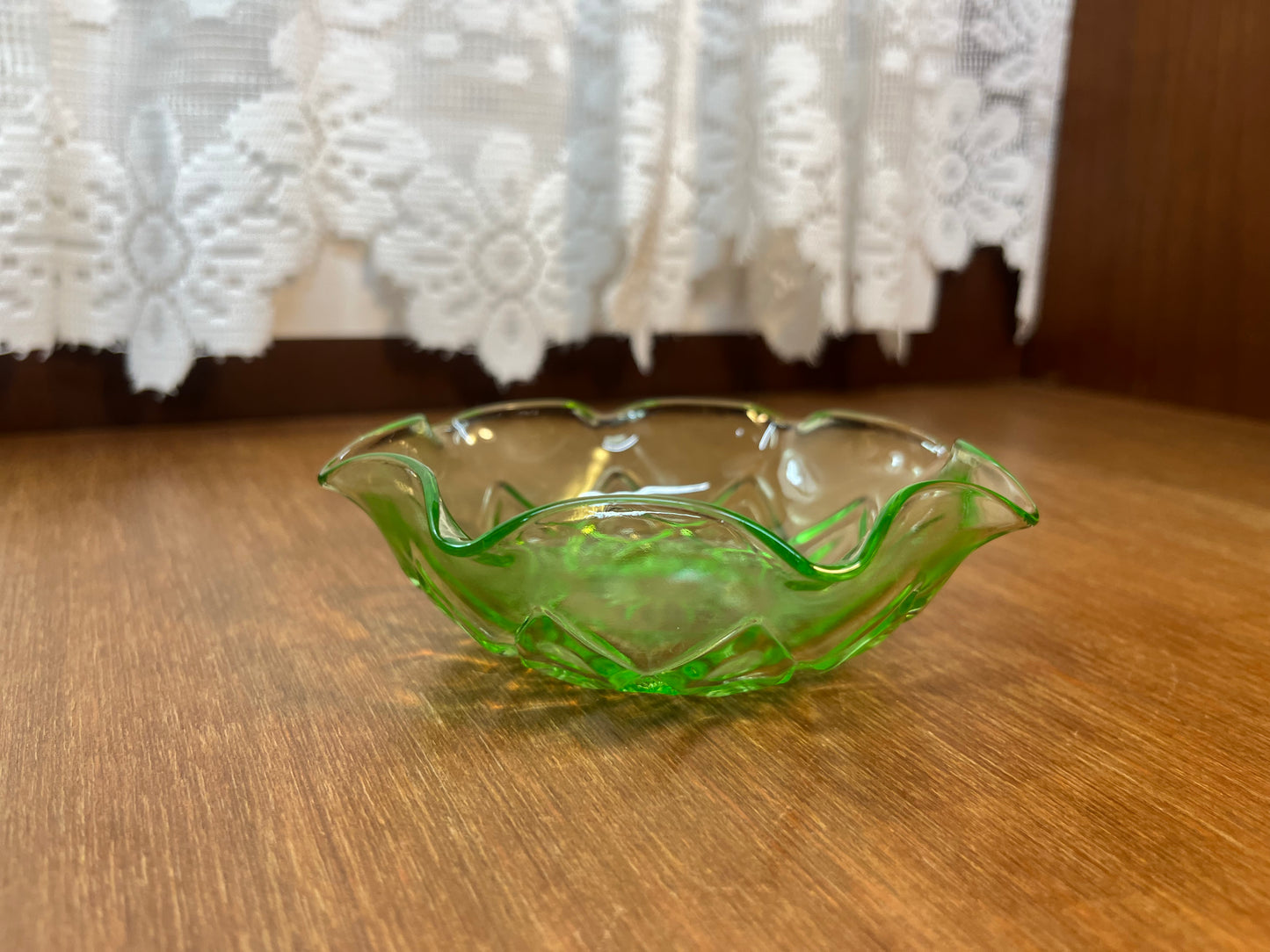 Vintage Small Uranium Hazel Atlas Ruffle Top Glass Trinket Dish