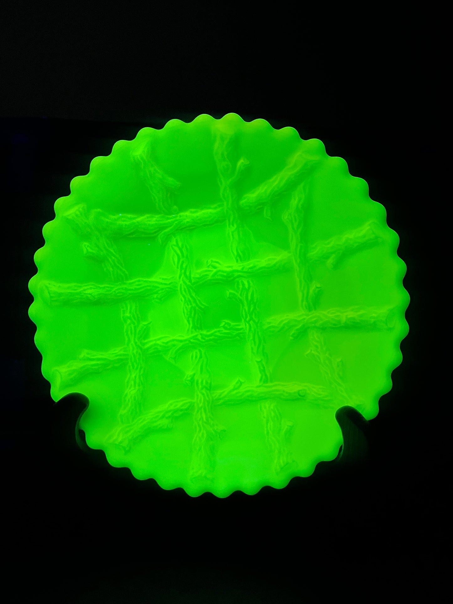 Vintage Uranium Glass Lattice Grape Vine Northwood Plate