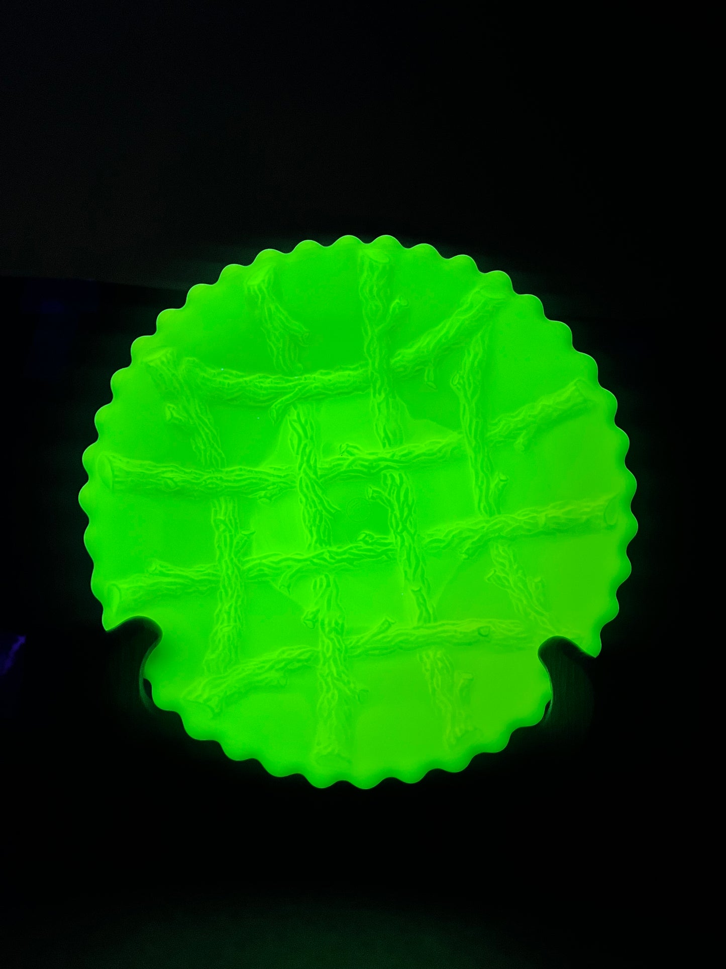 Vintage Uranium Glass Lattice Grape Vine Northwood Plate