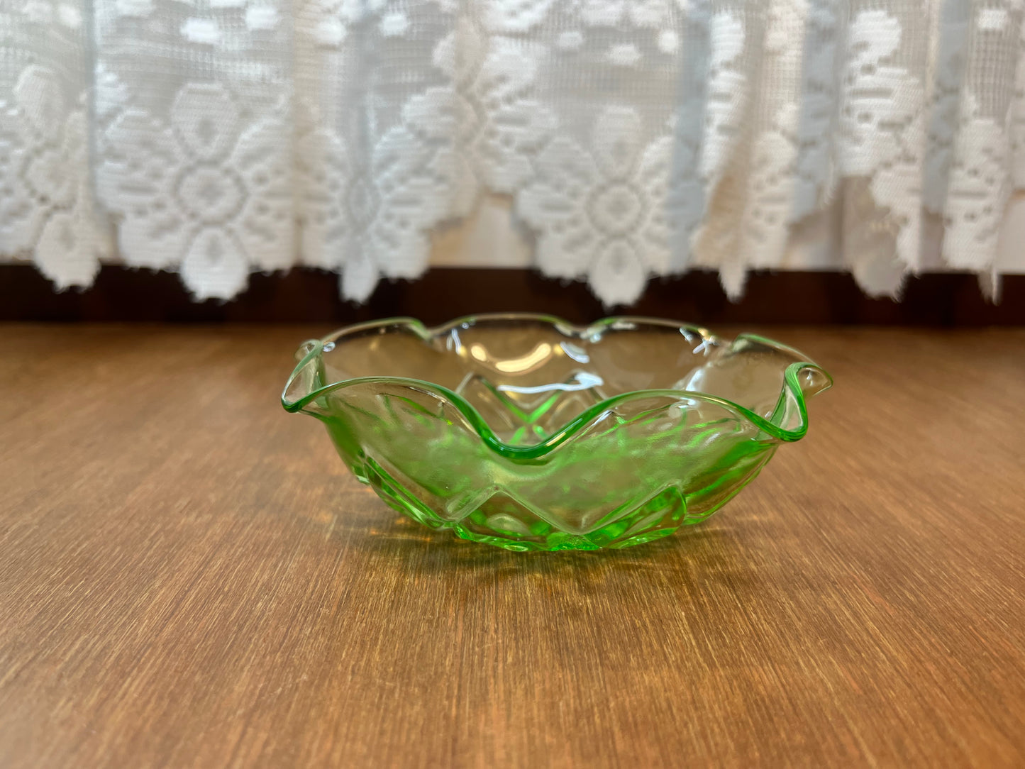 Vintage Small Uranium Hazel Atlas Ruffle Top Glass Trinket Dish