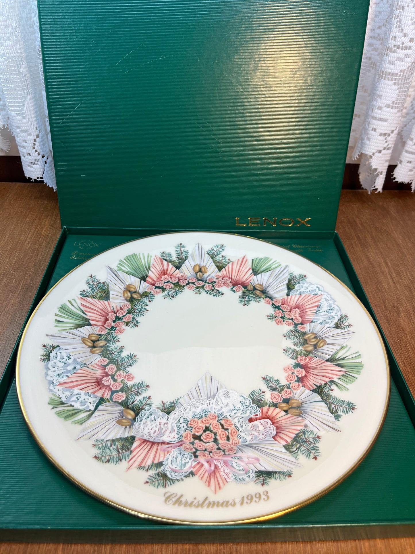 Vintage Collectible Lenox Colonial Wreath Series 1993 Decorative Plate