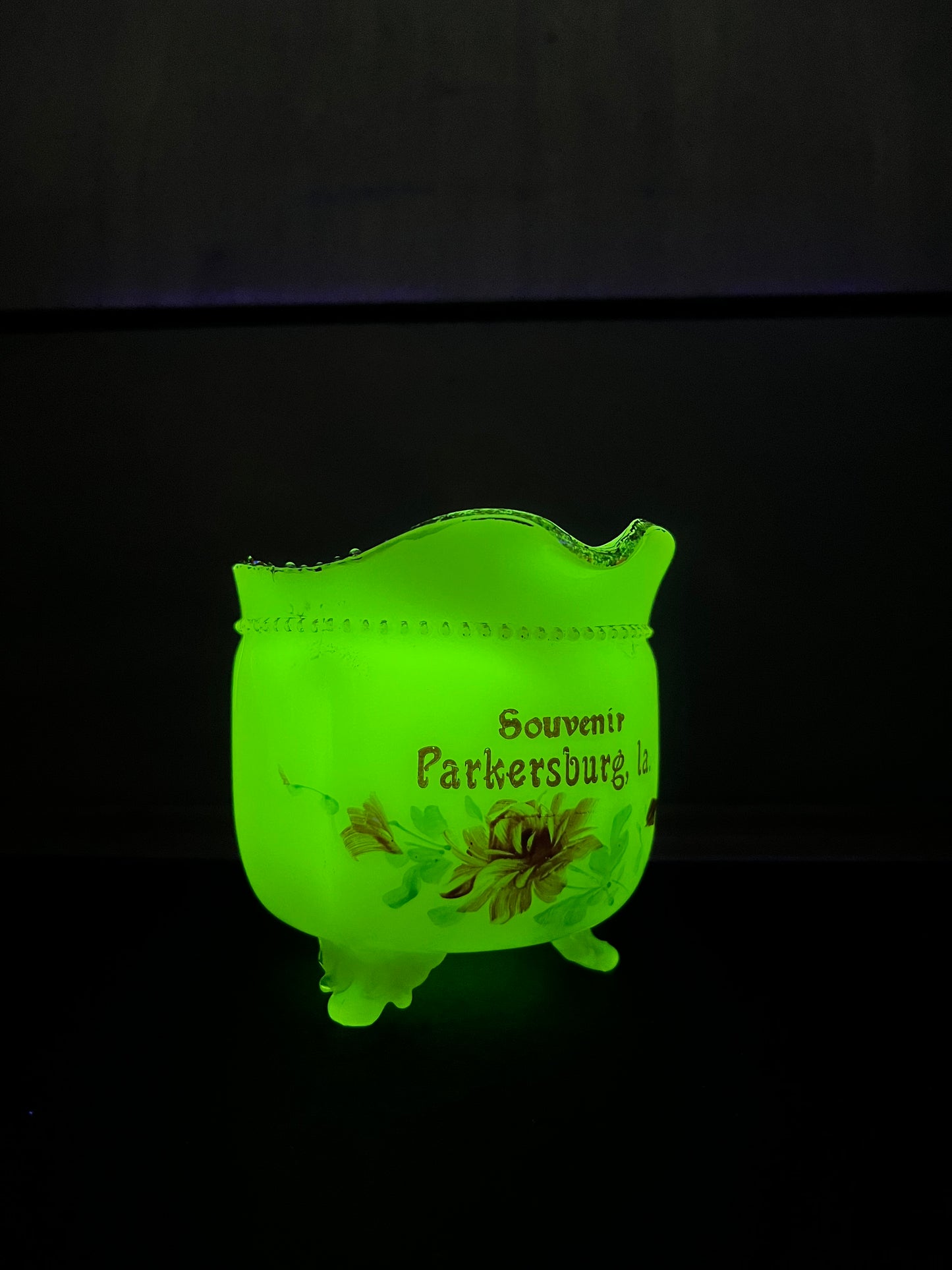 Vintage Heisey Parkersburg IA Souvenir Uranium Glass