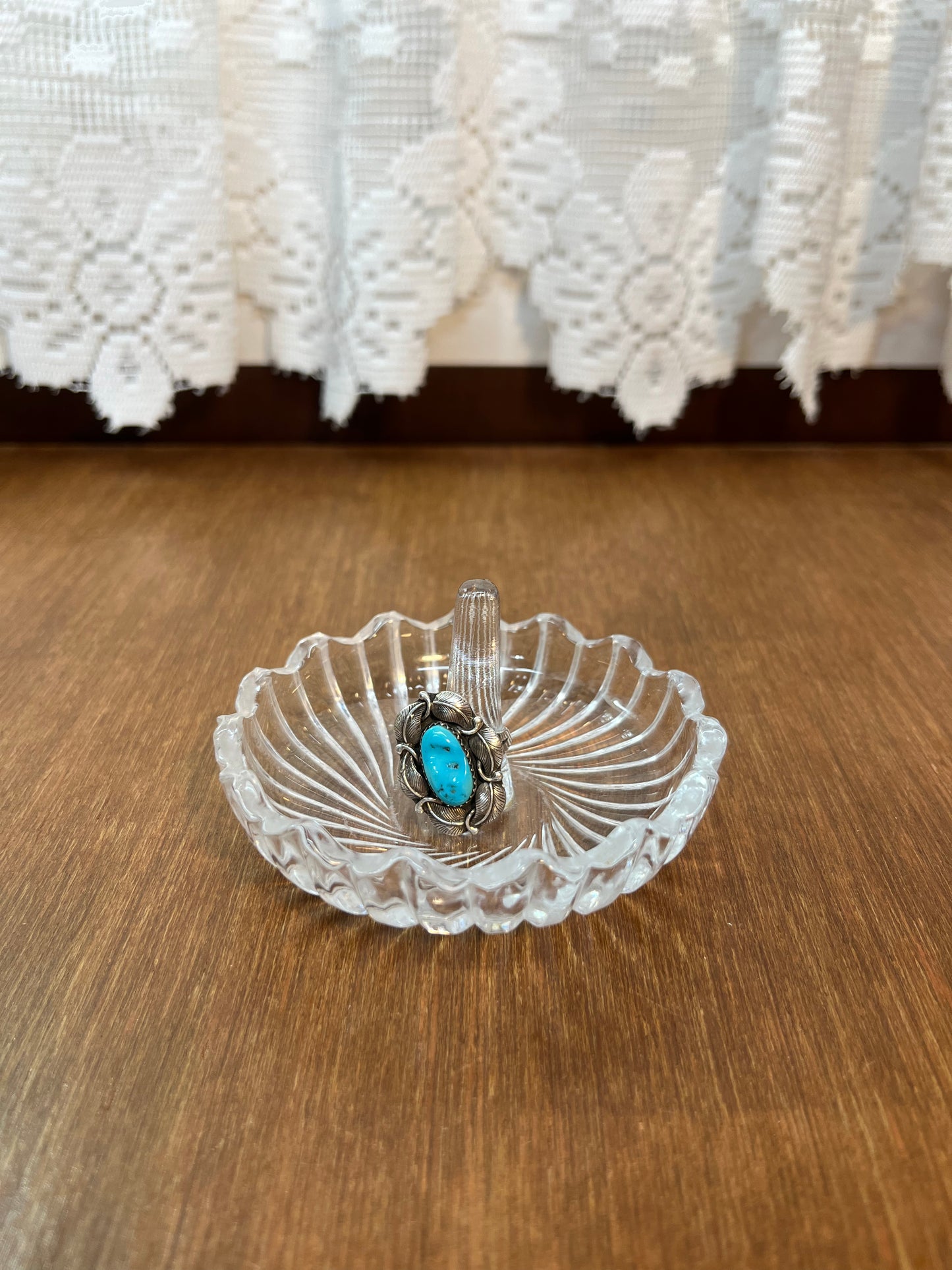 Vintage Scalloped Top Ring Holder