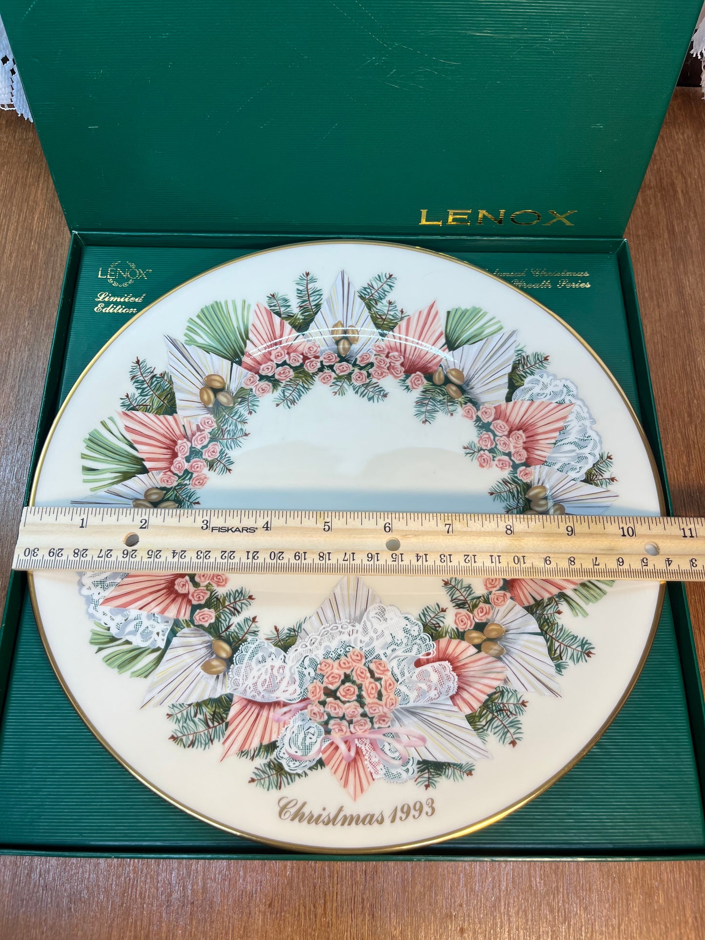 Vintage Collectible Lenox Colonial Wreath Series 1993 Decorative Plate