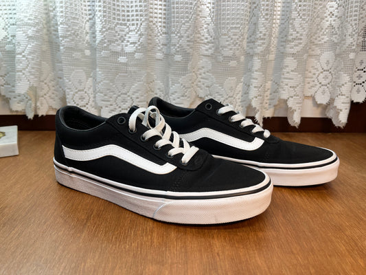 Women’s Ward Black & White Vans