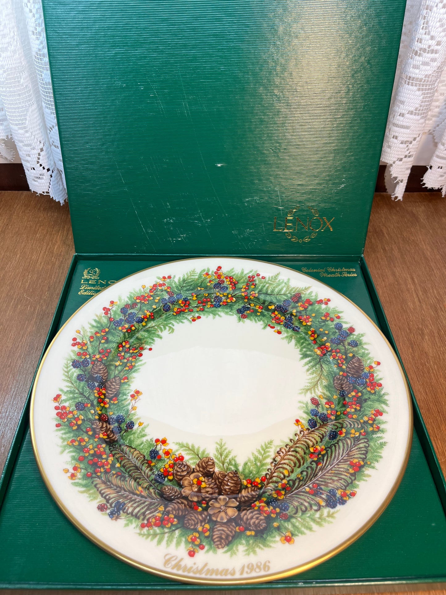 Vintage Limited Edition Lenox Colonial Christmas Wreath Series 1986 Decorative Plate