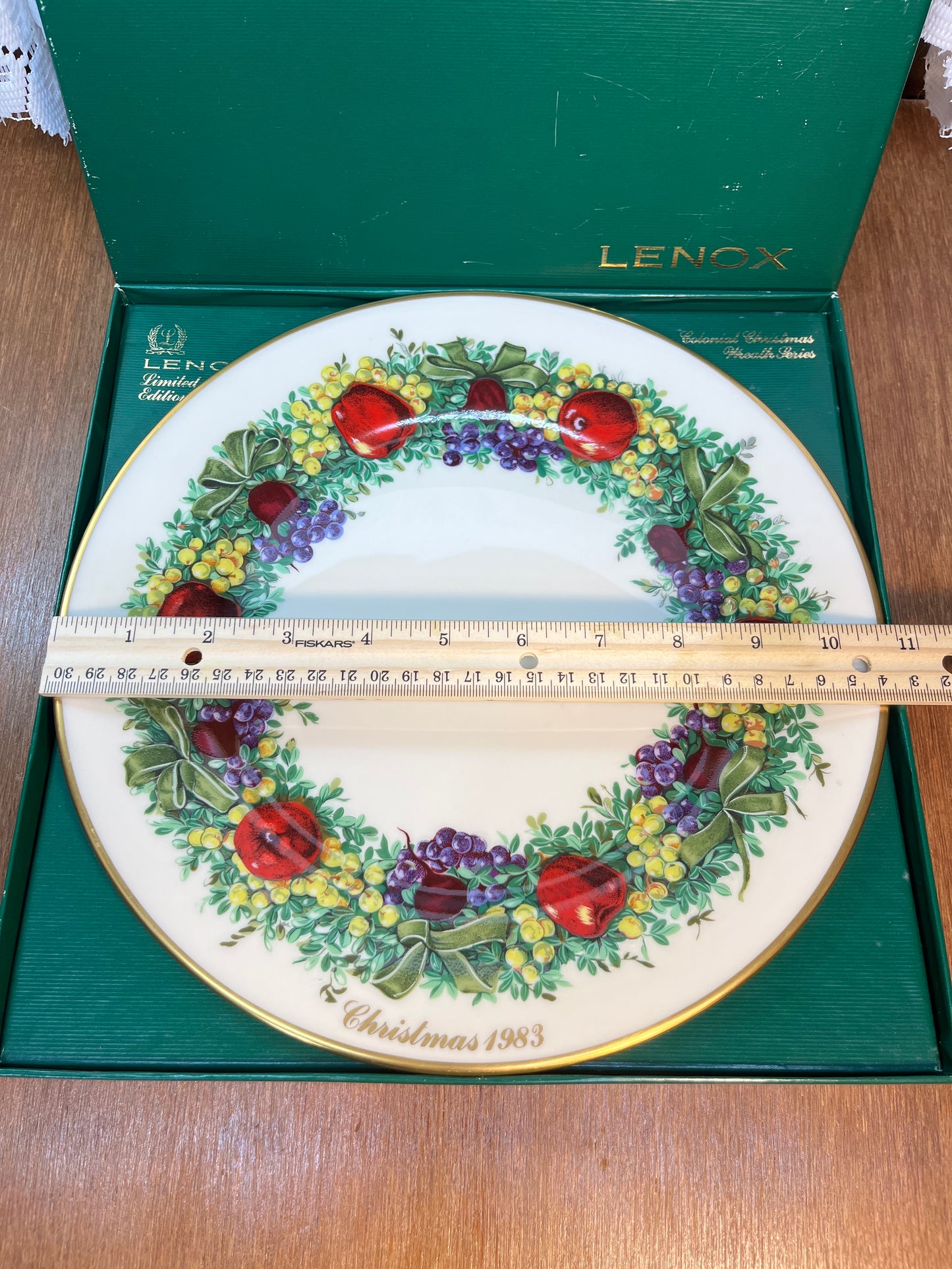 Vintage Collectible Colonial Wreath Series Lenox 1983 Decorative Plate