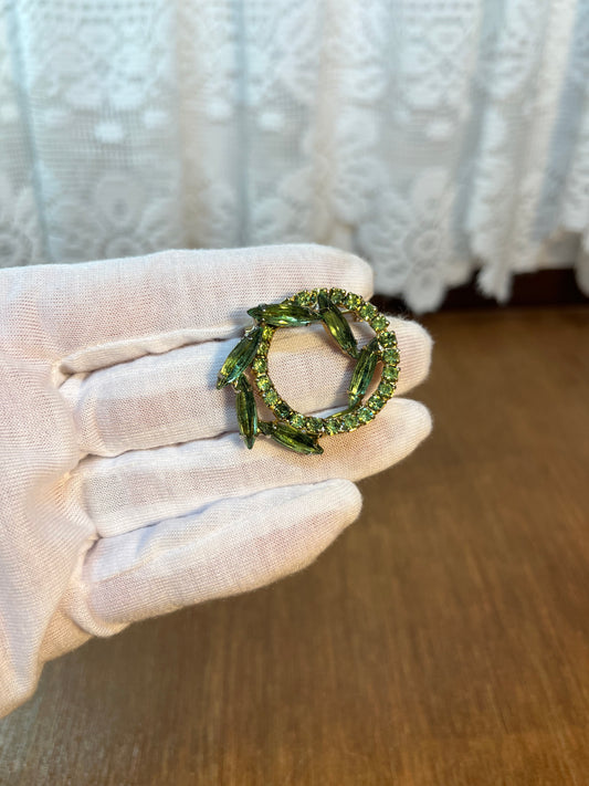 Vintage Green Uranium Glass Wreath Brooch