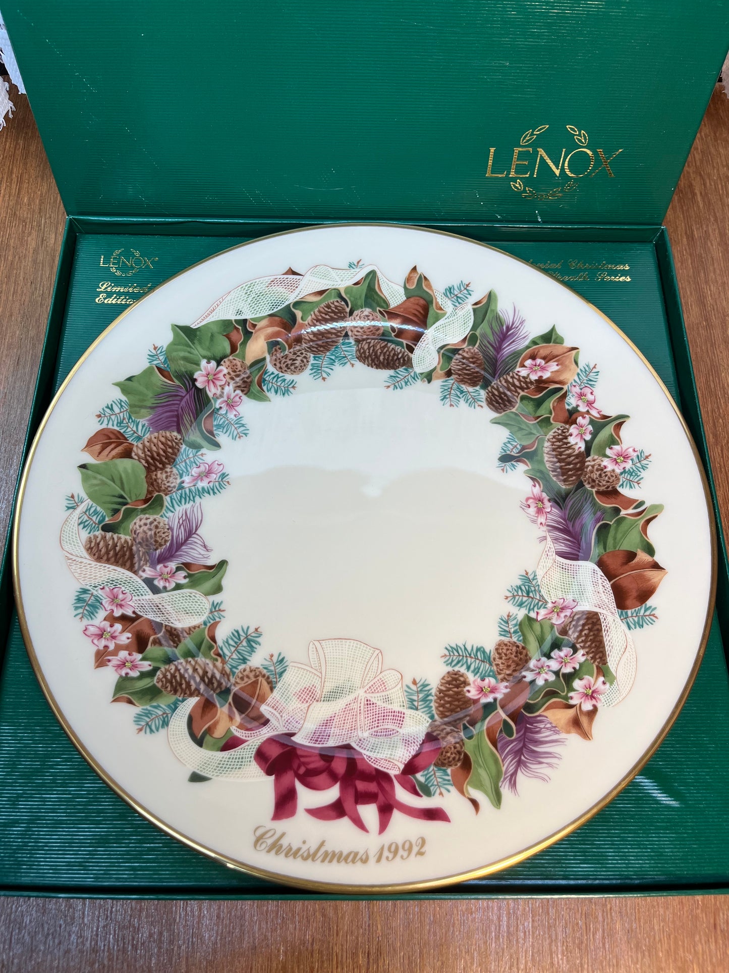 Vintage Collectible Colonial Christmas Wreath Series Lenox 1992 Decorative Plate