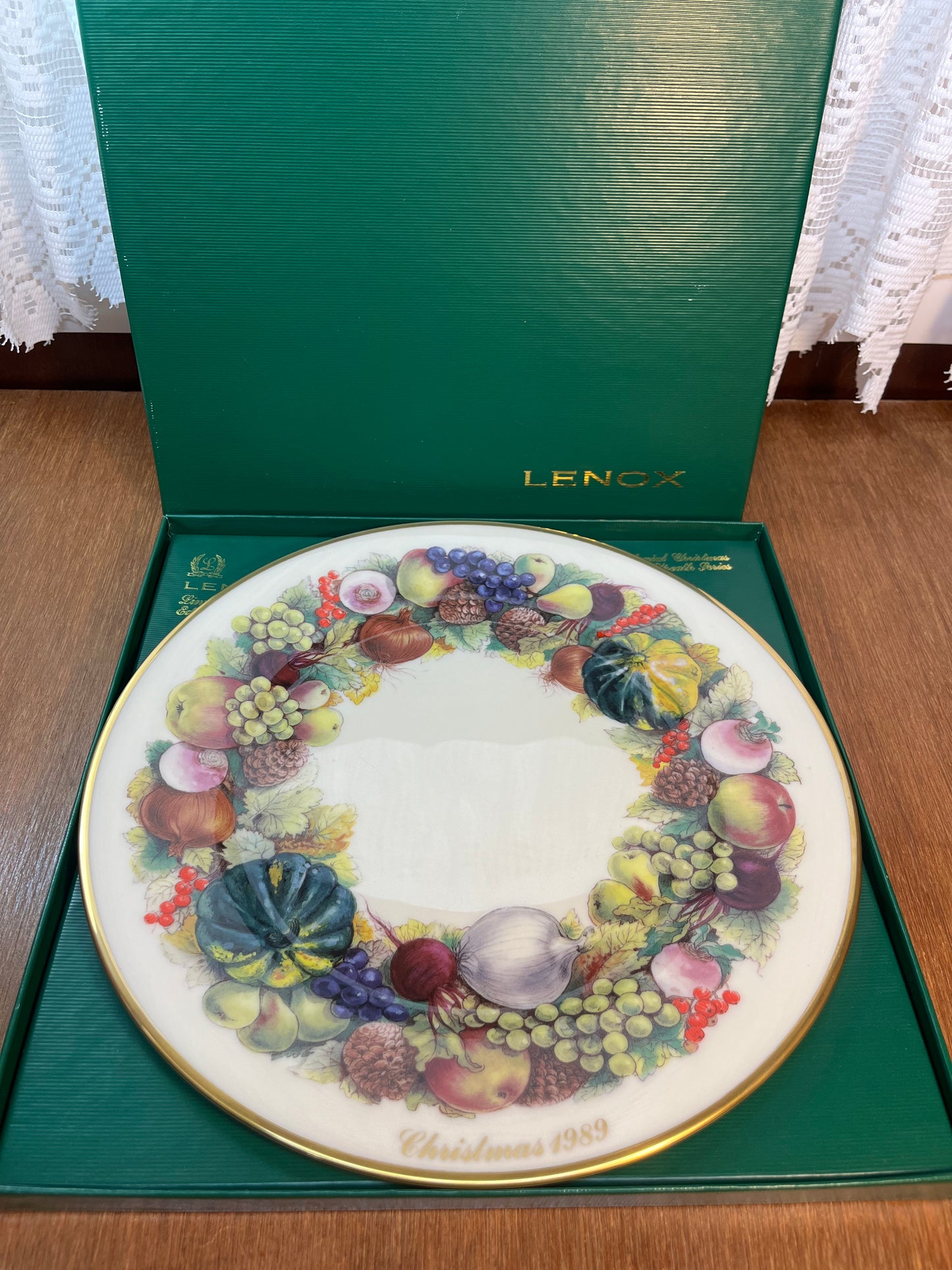 Vintage Limited Edition Collectible 1989 Lenox Colonial Christmas Wreath Series Plate