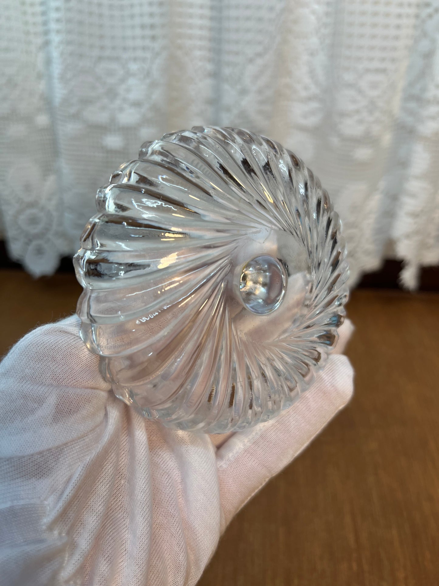 Vintage Scalloped Top Ring Holder