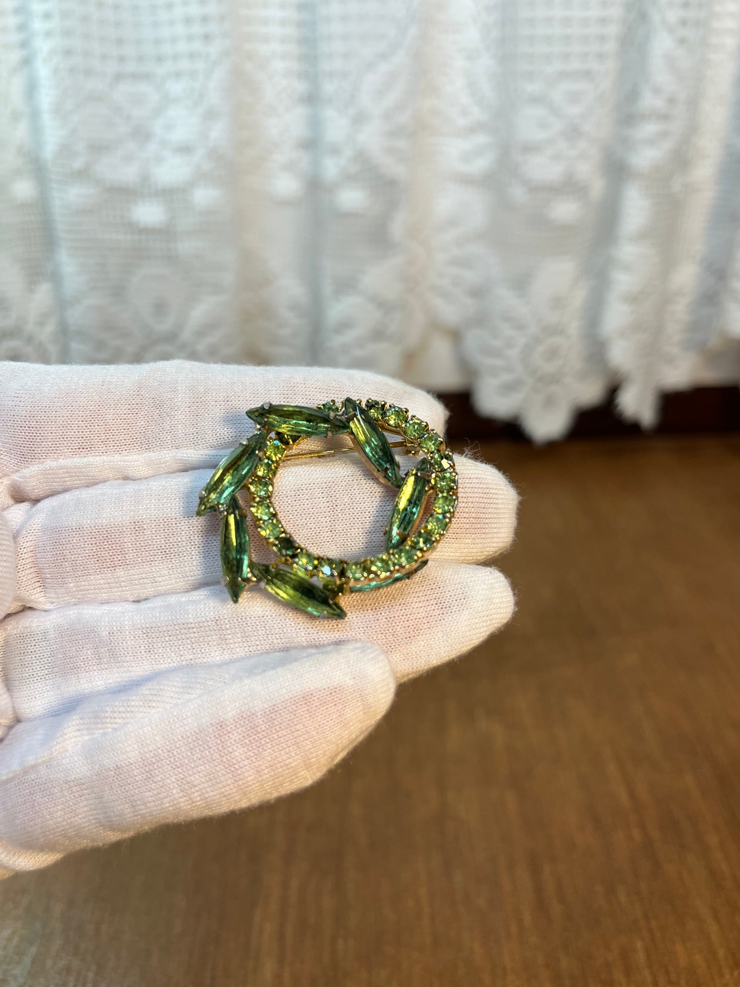 Vintage Green Uranium Glass Wreath Brooch