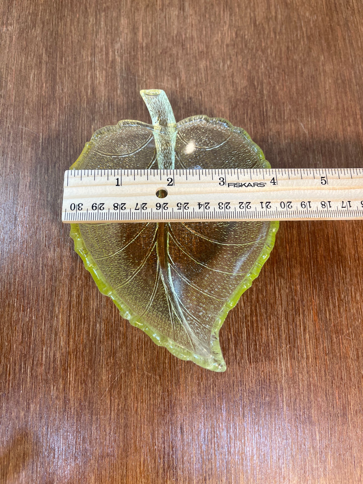 Vintage Set Of 3 Uranium Leaf Glass Dishes