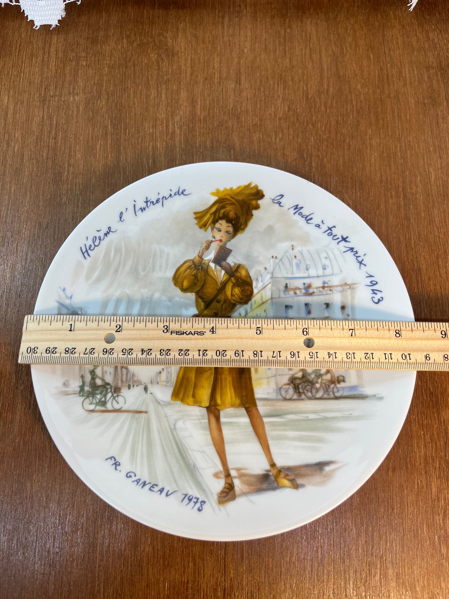 Vintage Collectible D Arceau-Limoges CM 6g7 Les Femmes Du Siecle 1943 Porcelain Plate