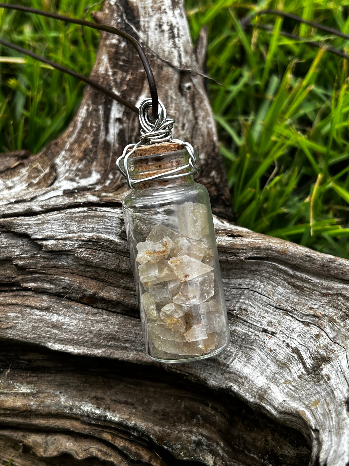 Grey Crystal Geode Trinket