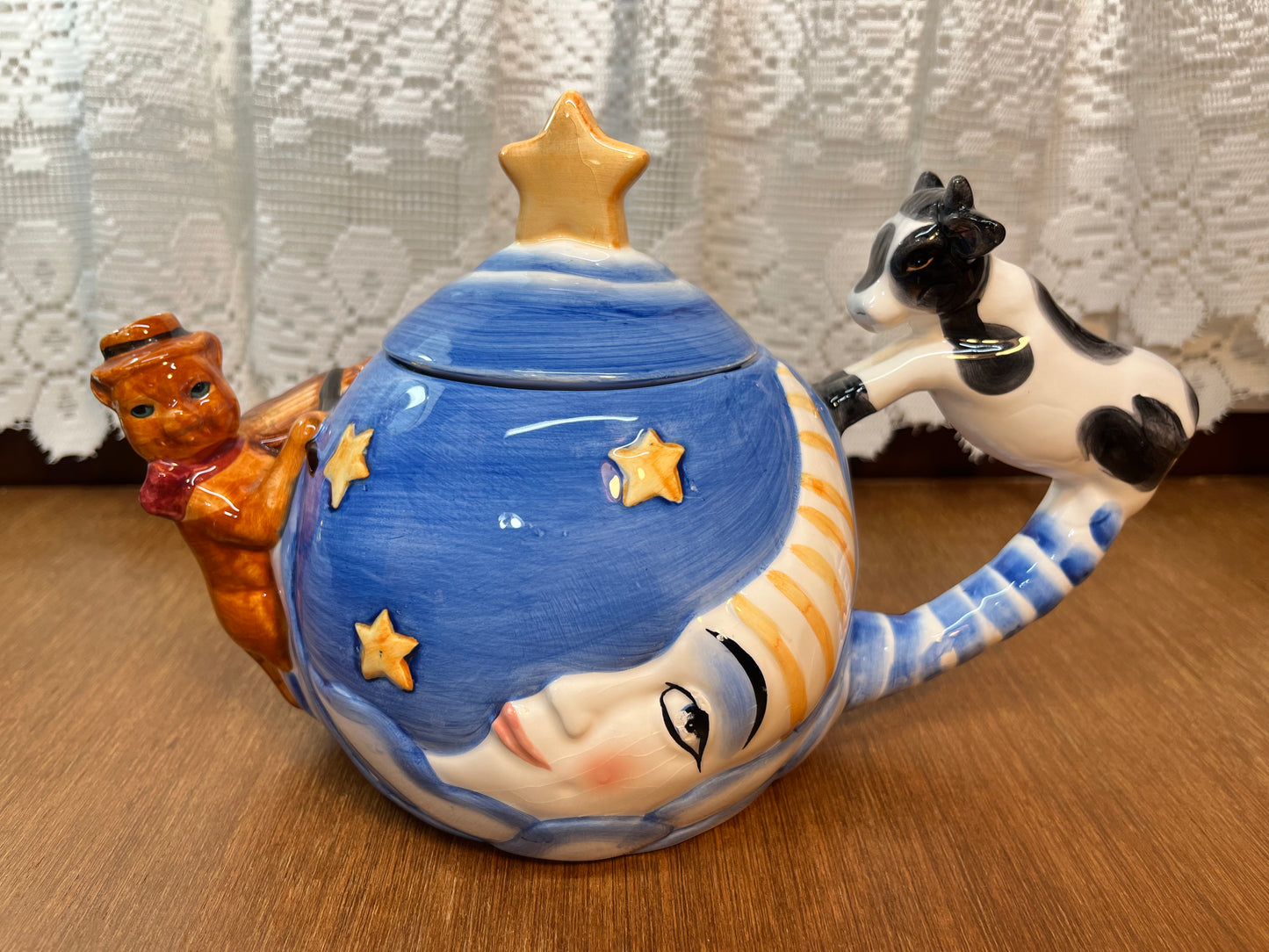 Vintage Cow Jumps Over The Moon Tea Pot And Tea Cups